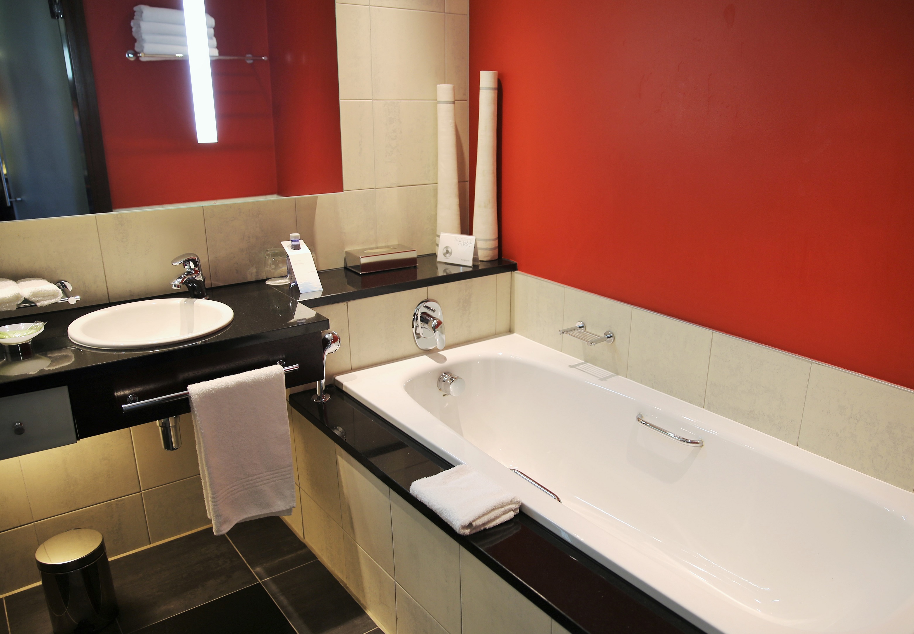 2014-02-19_1613_South Africa_Cape Town_The Westin Cape Town_Rm 528_Bathrm_@_Web