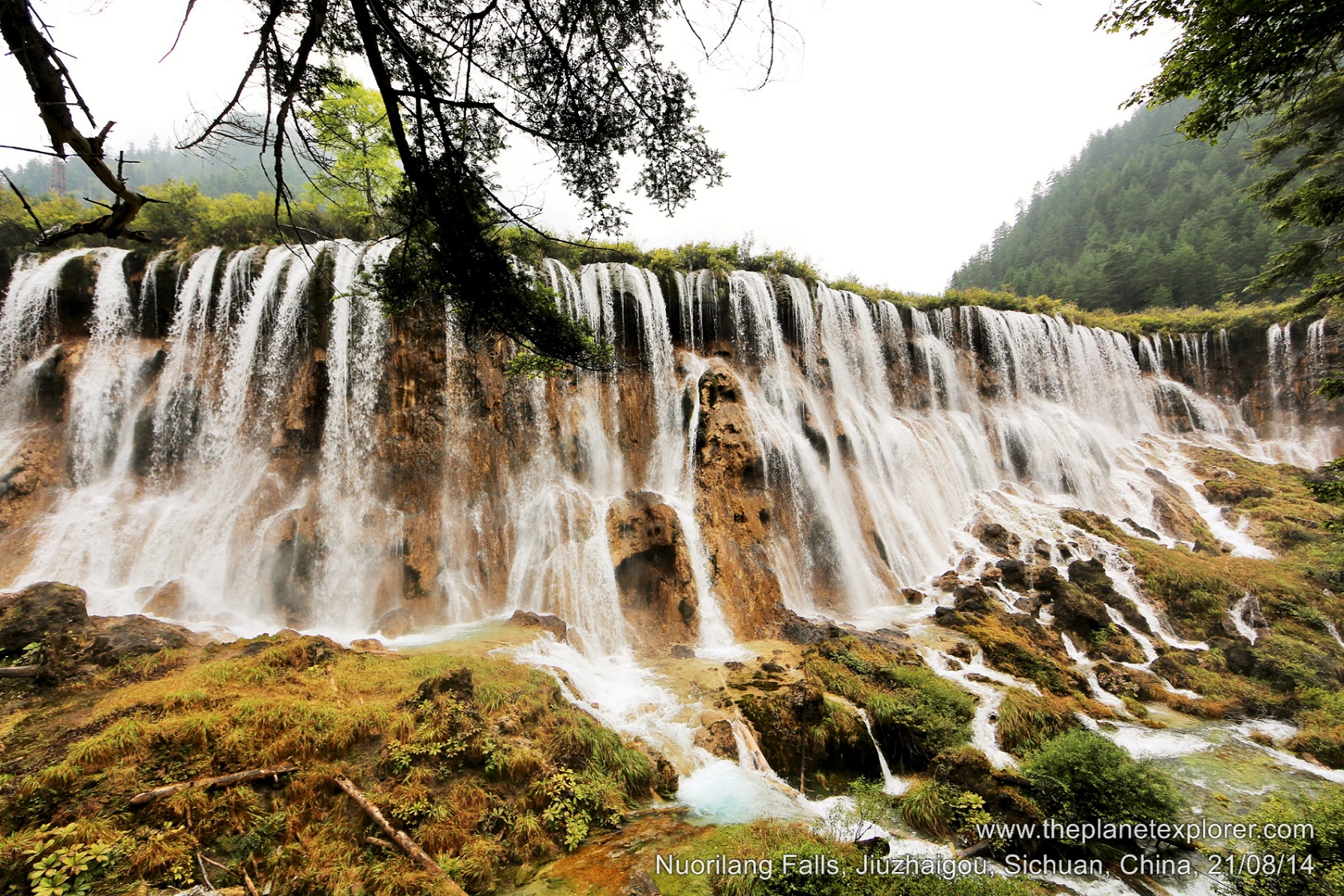 2014-08-21_0947_china_sichuan_jiuzhaigou_nuorilang-falls_lr_nm