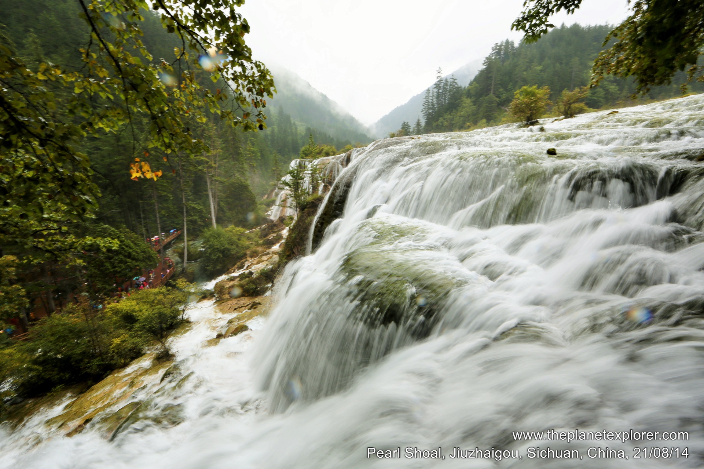 2014-08-21_1602_china_sichuan_jiuzhaigou_pearl-shoal_lr_nw