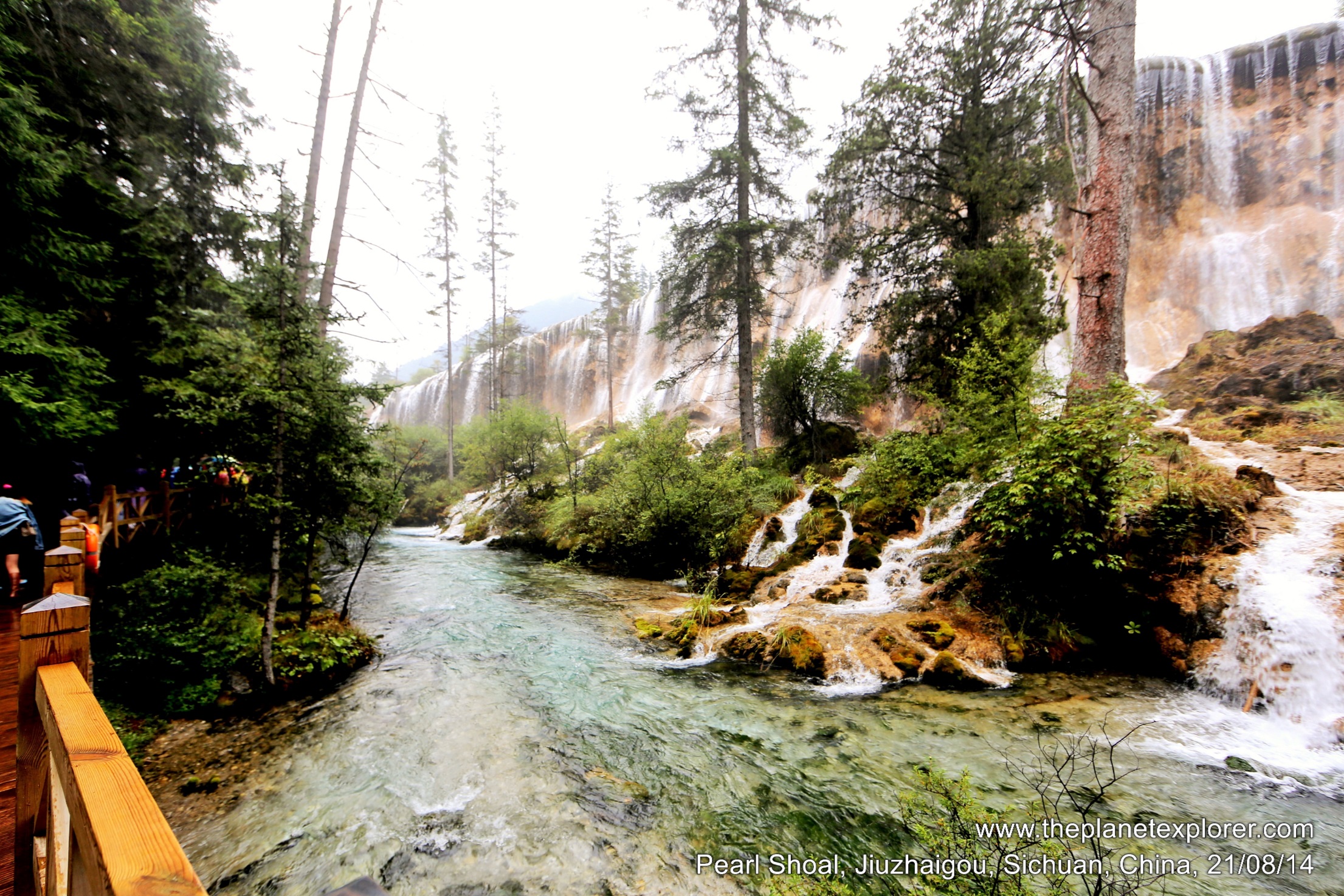 2014-08-21_1622_china_sichuan_jiuzhaigou_pearl-shoal_lr_nw