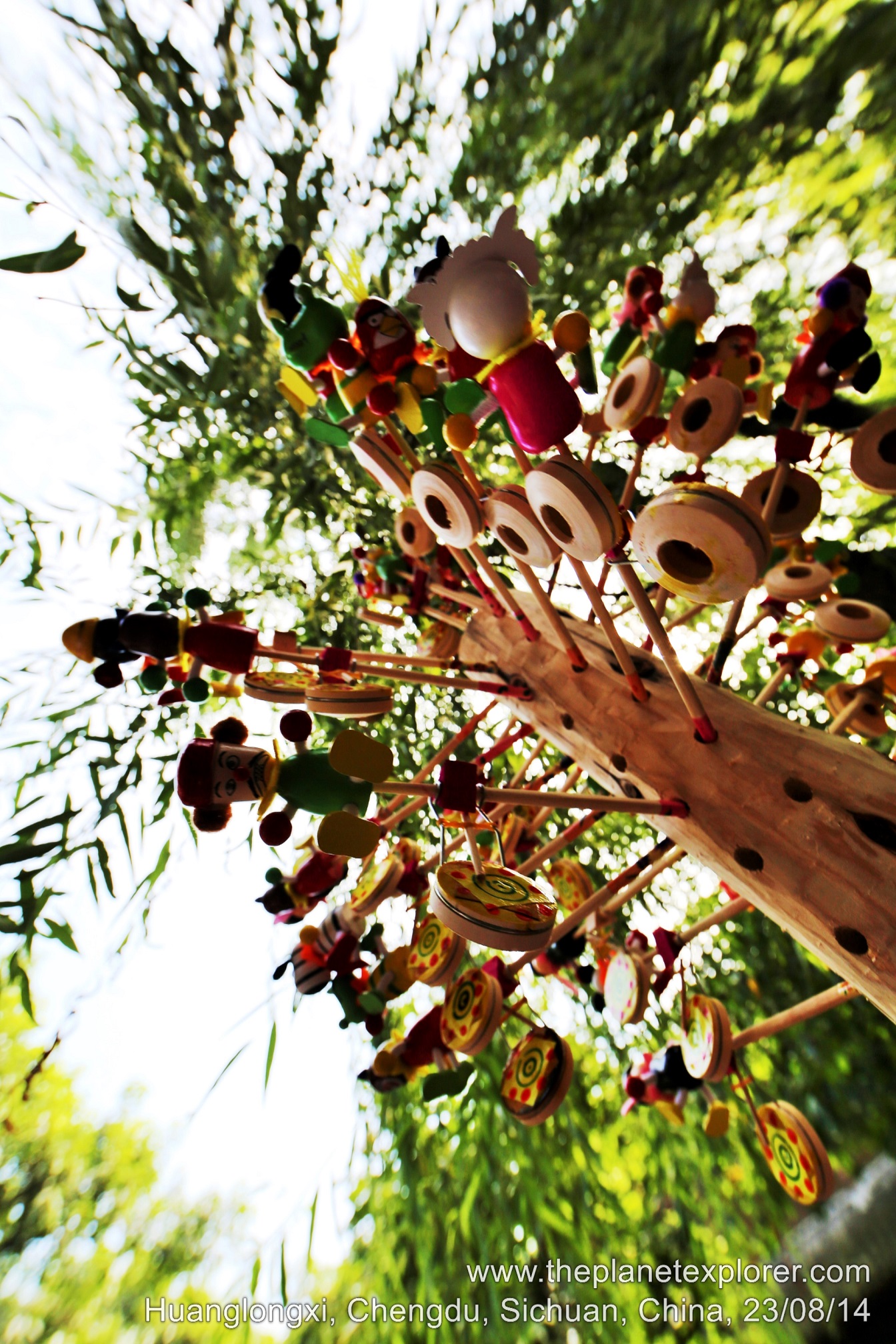 2014-08-23_1613_china_sichuan_chengdu_huanglongxi_toy_lr_nw