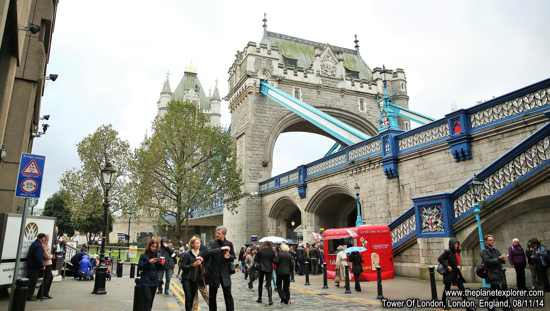 2014-11-08_1426_England_London_Tower Bridge_Q03A9954_Canon 5DMk 3_LR_@@www