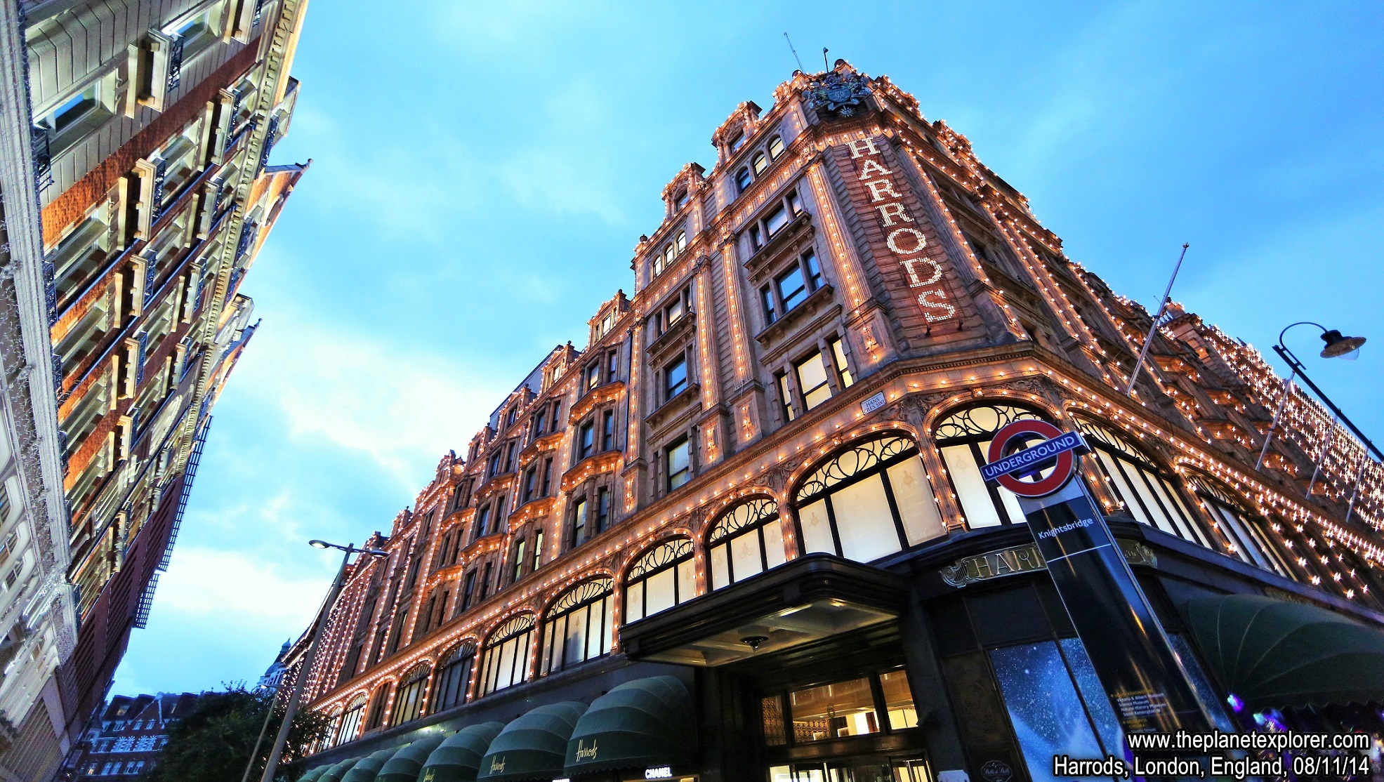 2014-11-08_1625_England_London_Harrods_Q03A0008_Canon 5DMk 3_LR_@@www