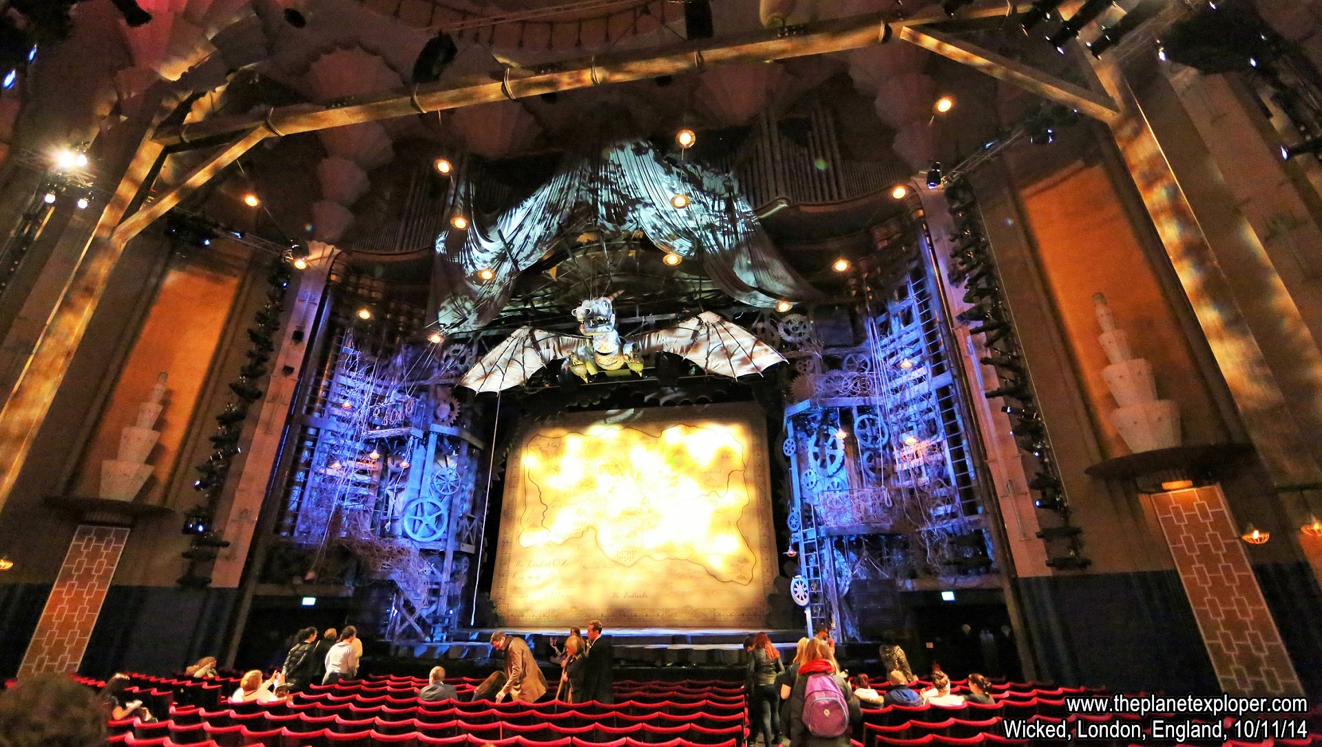 2014-11-10_1902_England_London_Wicked_Q03A1118_Canon 5DMk 3_LR_@@www