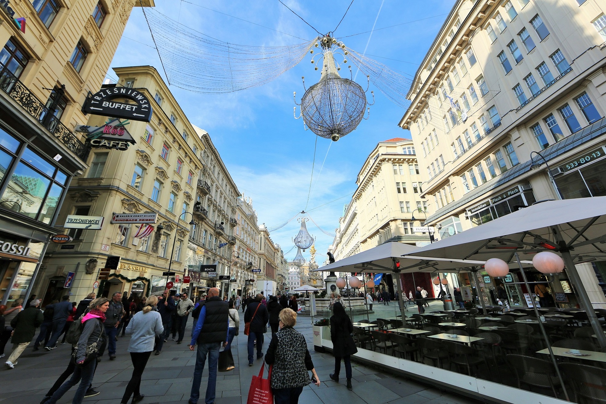 2015-11-12_1059_Austria_Vienna_Stephansplatz_Q03A3155_@_Web