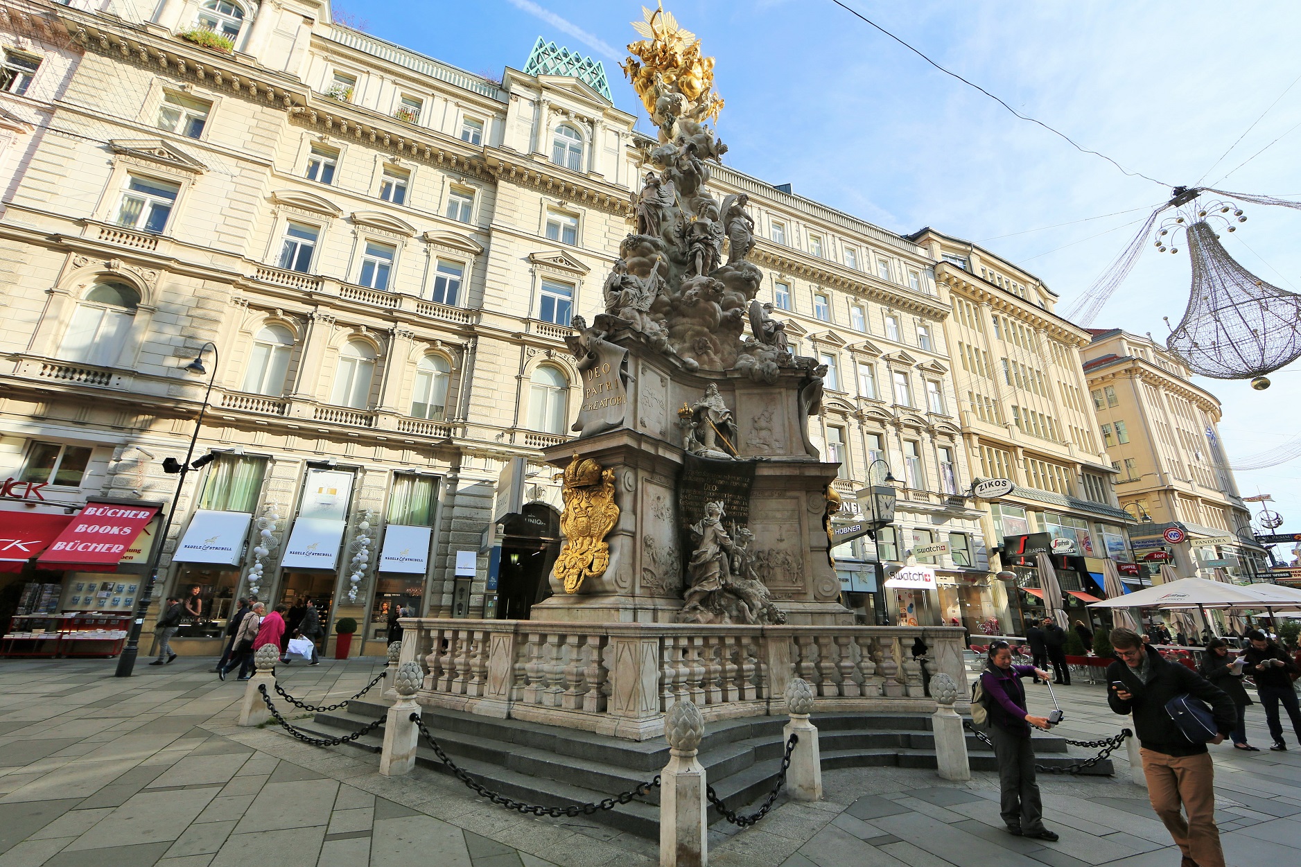 2015-11-12_1105_Austria_Vienna_Stephansplatz_Q03A3159_@_Web