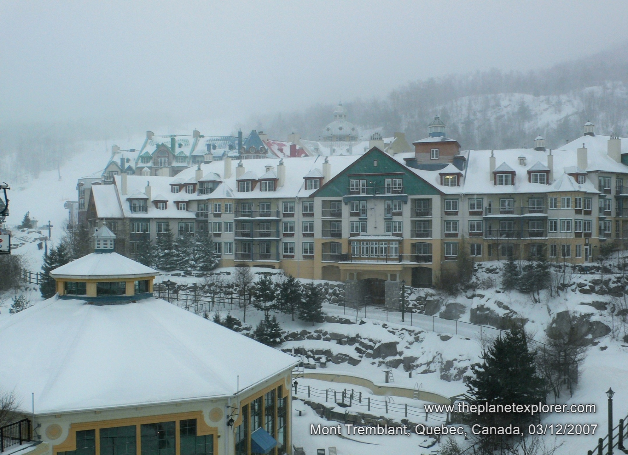 2007-12-03_0706_canada_quebec_mont-tremblant_lr_nw