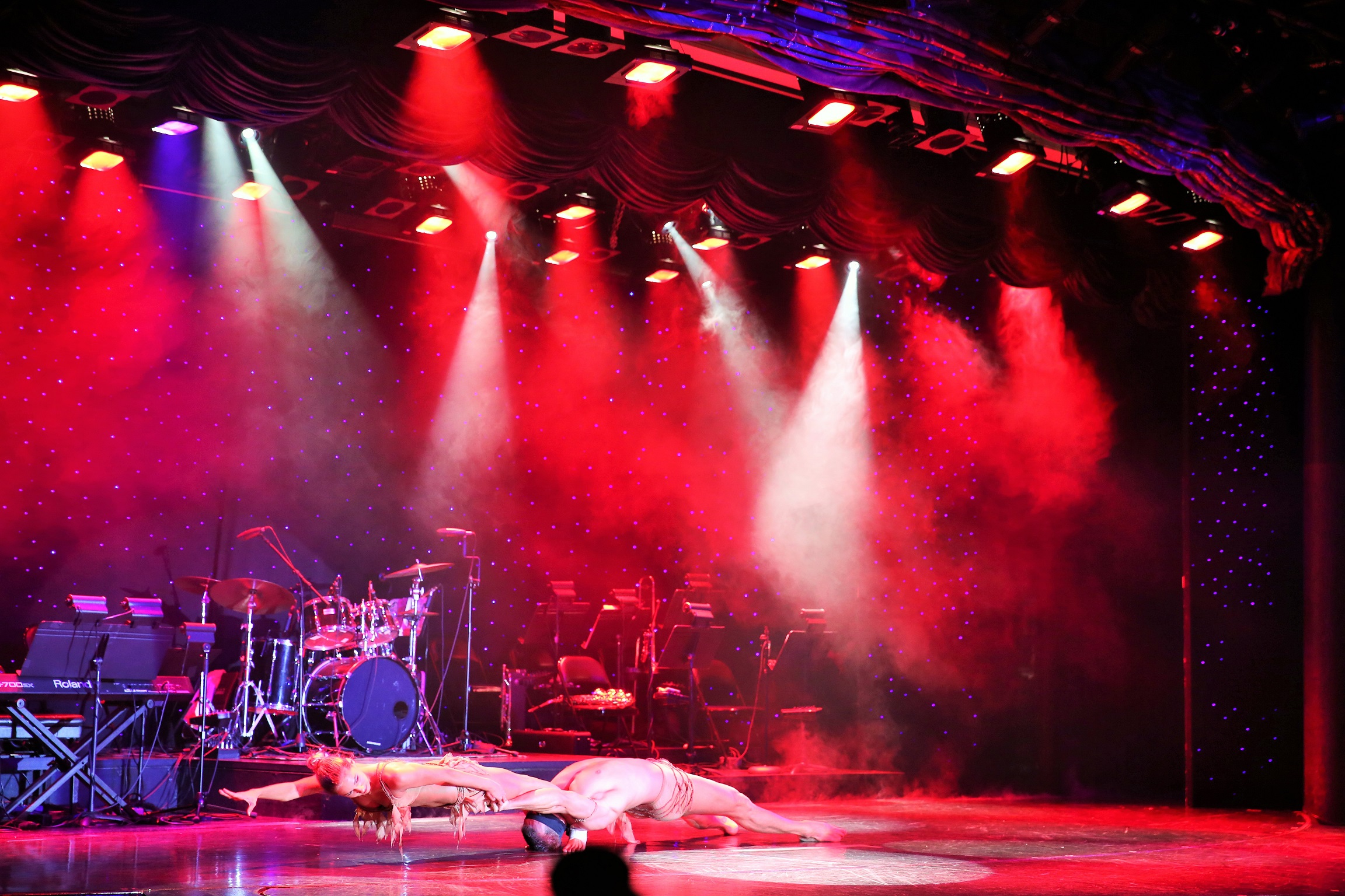 2013-01-06_2137_legend-of-the-seas_thats-entertainment_yulia-alan-reva_q03a2706_lr_