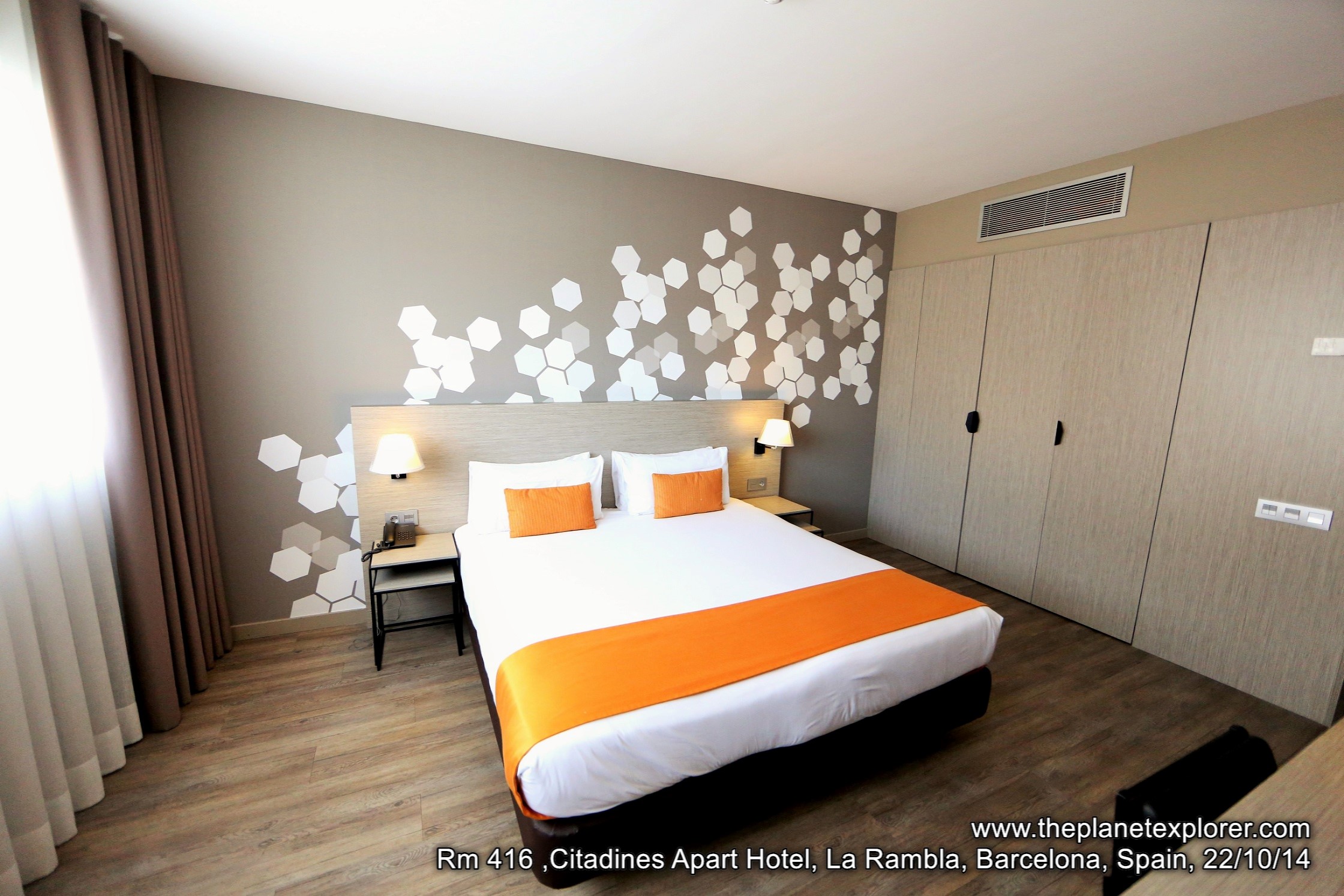 2014-10-22_1259_spain_barcelona_la-rambla_citadines-apart-hotel_rm-416_3077_lr_www