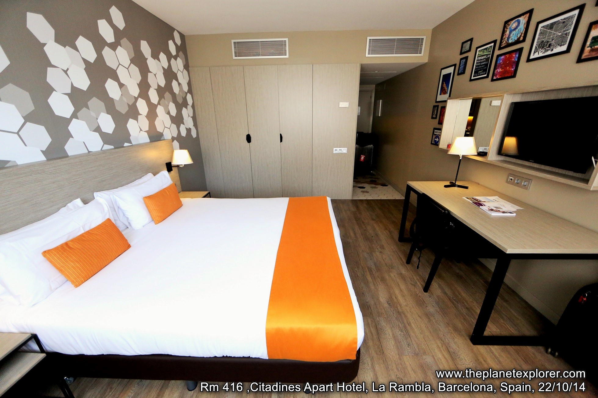2014-10-22_1259_spain_barcelona_la-rambla_citadines-apart-hotel_rm-416_4052_lr_www