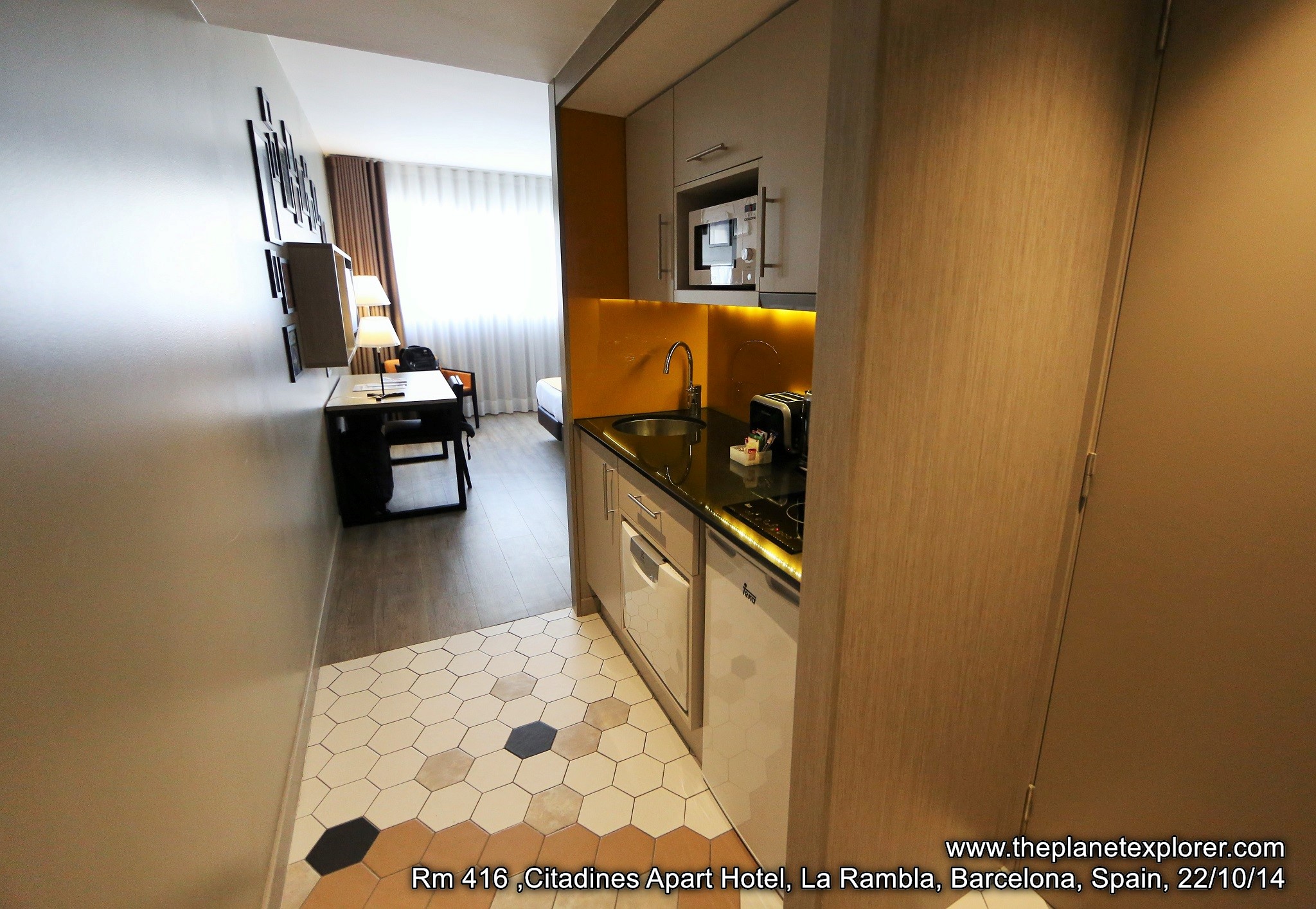 2014-10-22_1301_spain_barcelona_la-rambla_citadines-apart-hotel_rm-416_q03a1767_lr_www