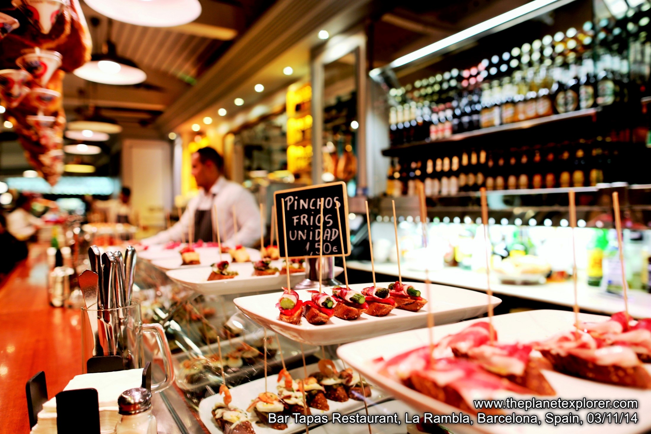 2014-11-03_1957_spain_barcelona_la-rambla_bar-tapas-restaurant_lr_www