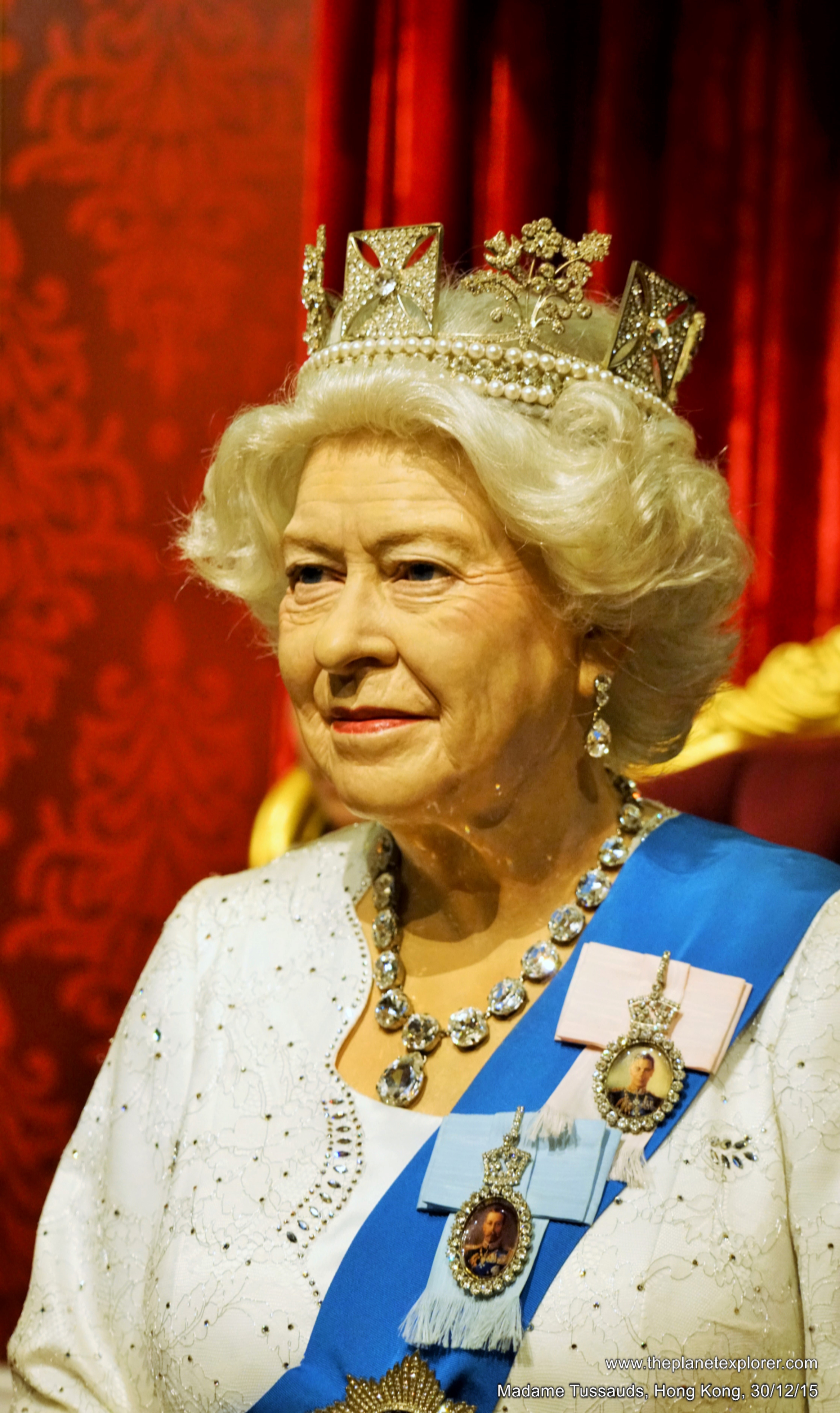 2015-12-30_1835_hk_madame-tussauds_queen-elizabeth_dsc00788_hr_nw