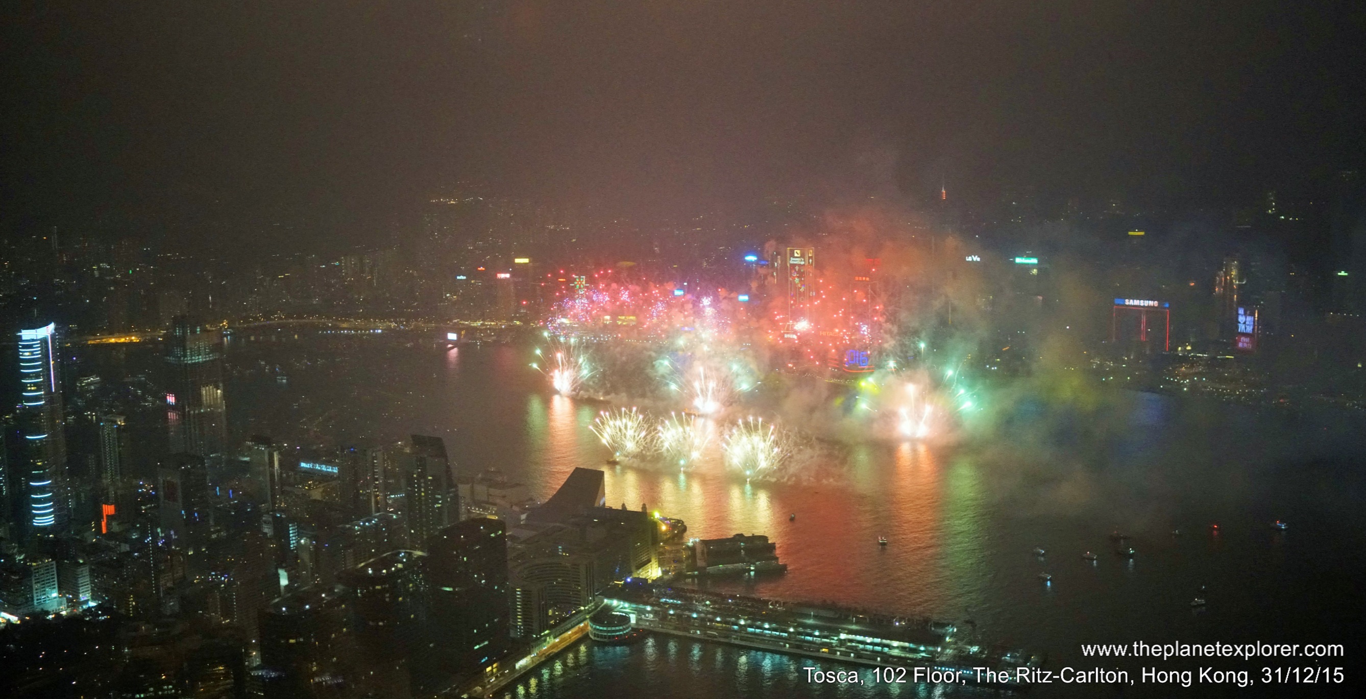 2016-01-01_0005_hk_the-ritz-carlton_tosca_fireworks_dsc01473_lr_nw