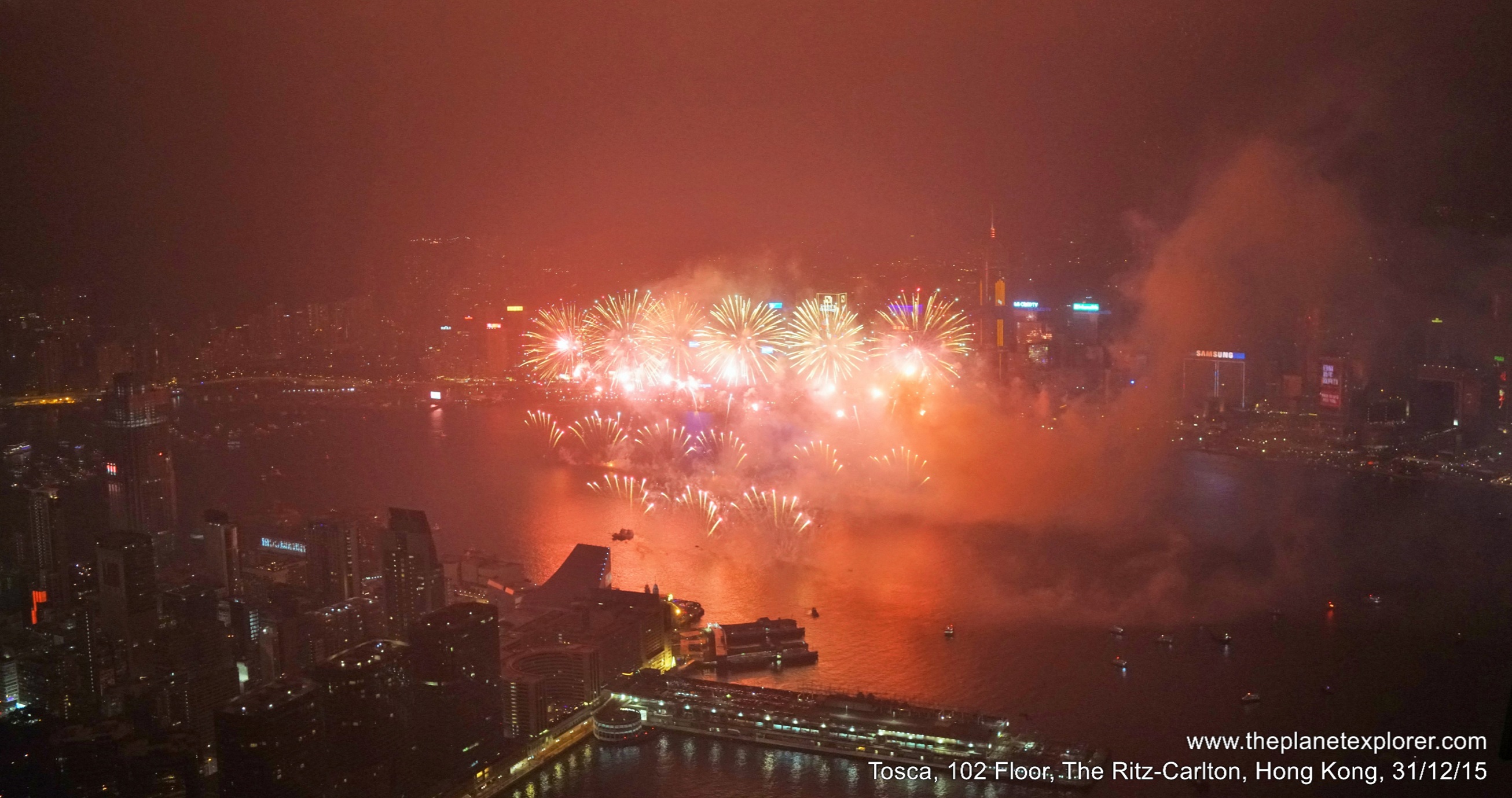 2016-01-01_0006_hk_the-ritz-carlton_tosca_fireworks_dsc01498_lr_nw