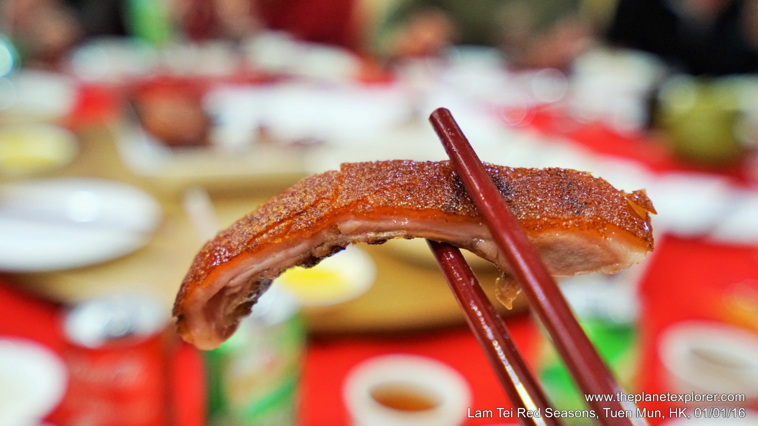 2016-01-01_1758_hk_tuen-mun_lam-tei-red-seasons_suckling-pig_dsc01969_lr_nw