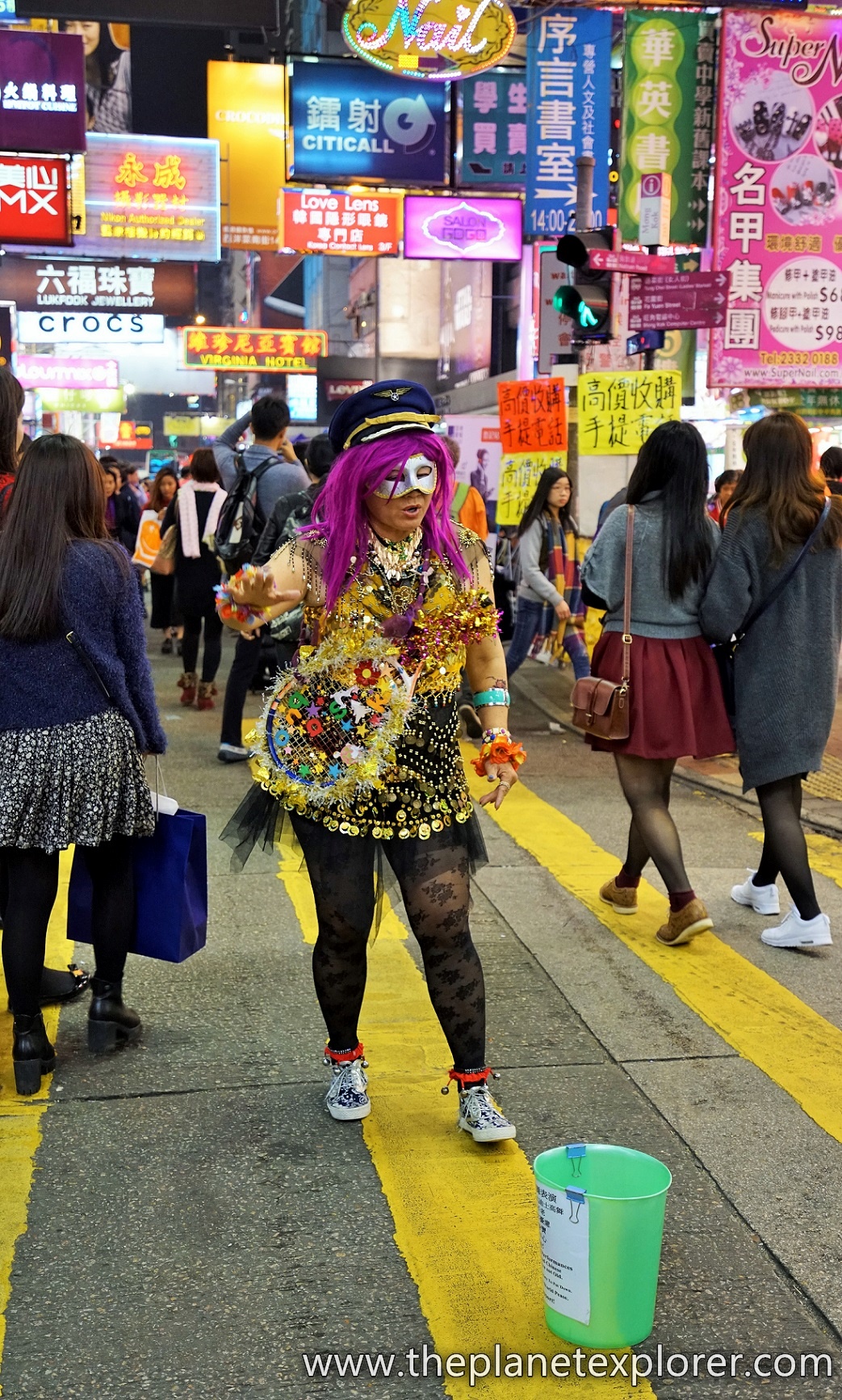 2016-01-02_1847_hk_sai-yeung-choi-street-south_dancer_dsc02201_lr_