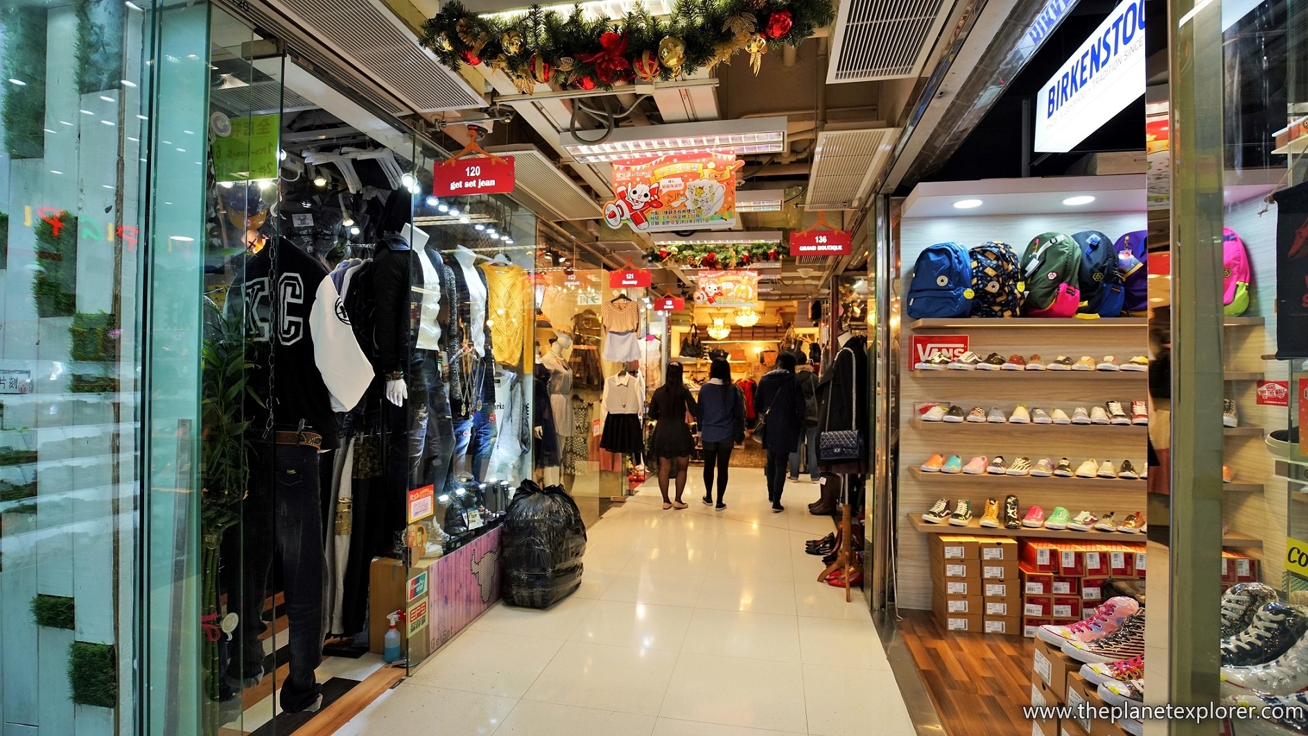 2016-01-02_2011_hk_areyle-centre_dsc02220_lr_