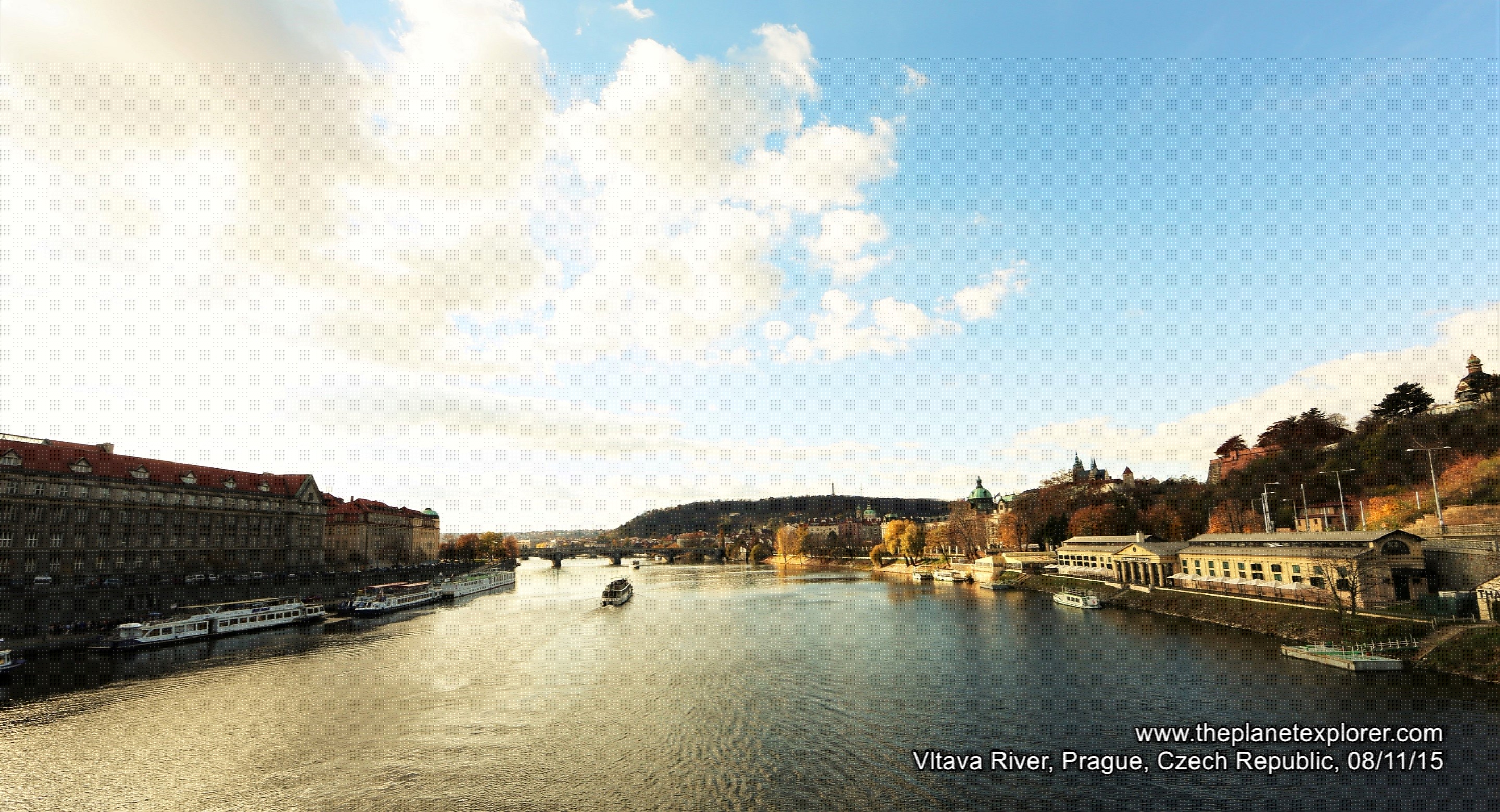 2015-11-08_1054_czech-republic_prague_vltava-river_q03a1393_lr_nw