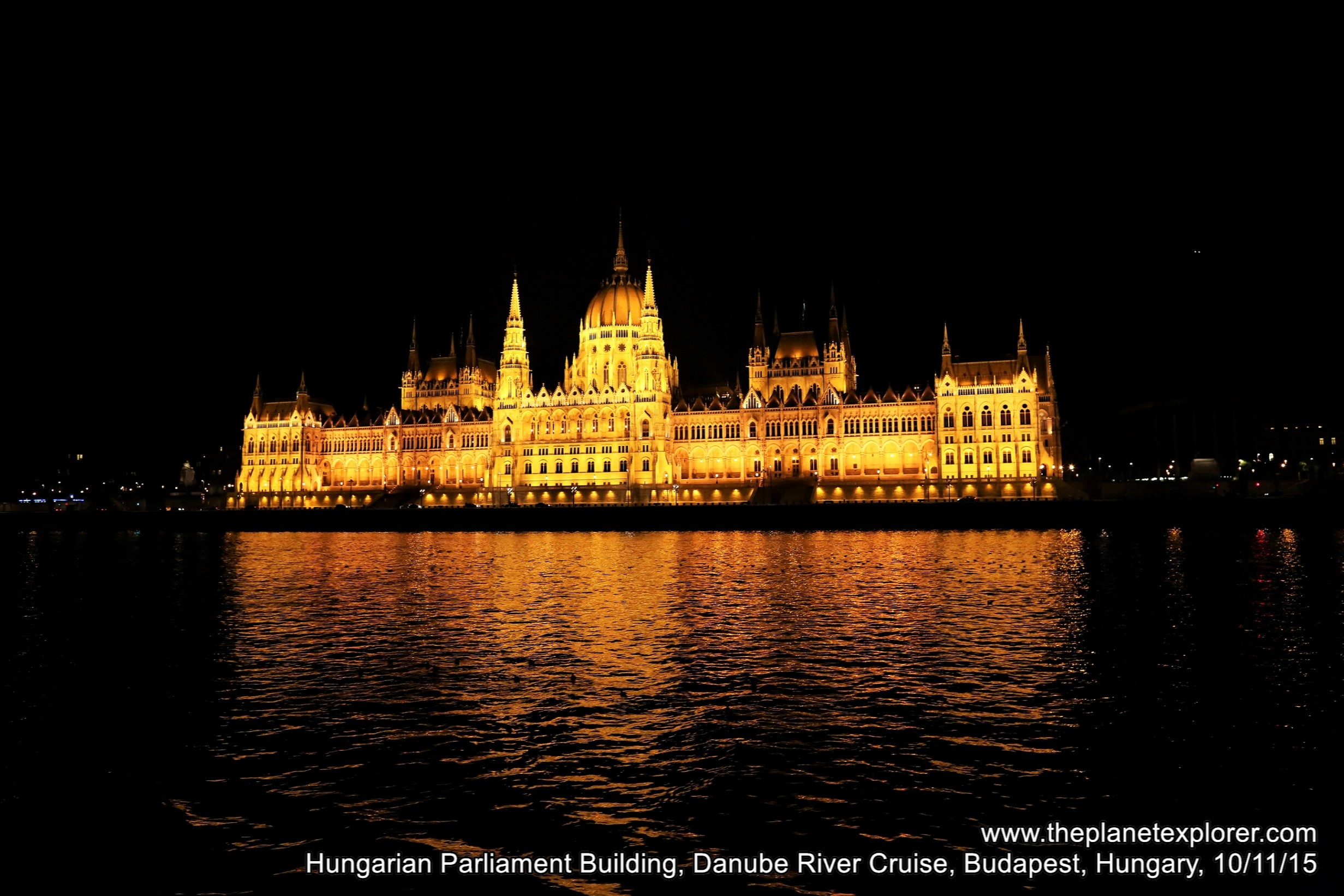 2015-11-09_2012_hungary_budapest_danube-river-cruise_hungarian-parliament-building_5dmk3_lr_q03a1879_nw