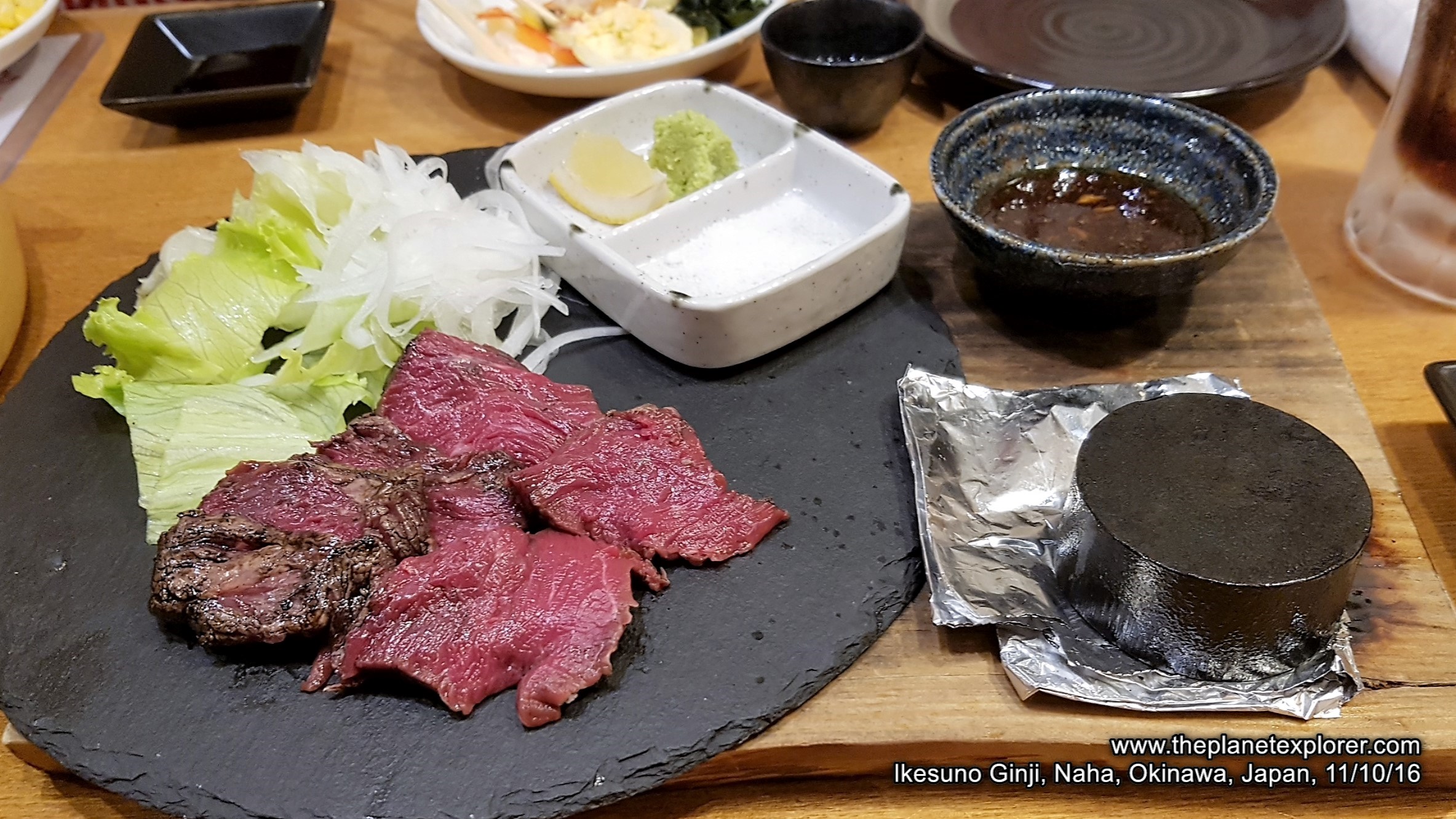 2016-10-11_1926_japan_okinawa_naha_ikesuno-ginji_beef_sn7_lr_nw