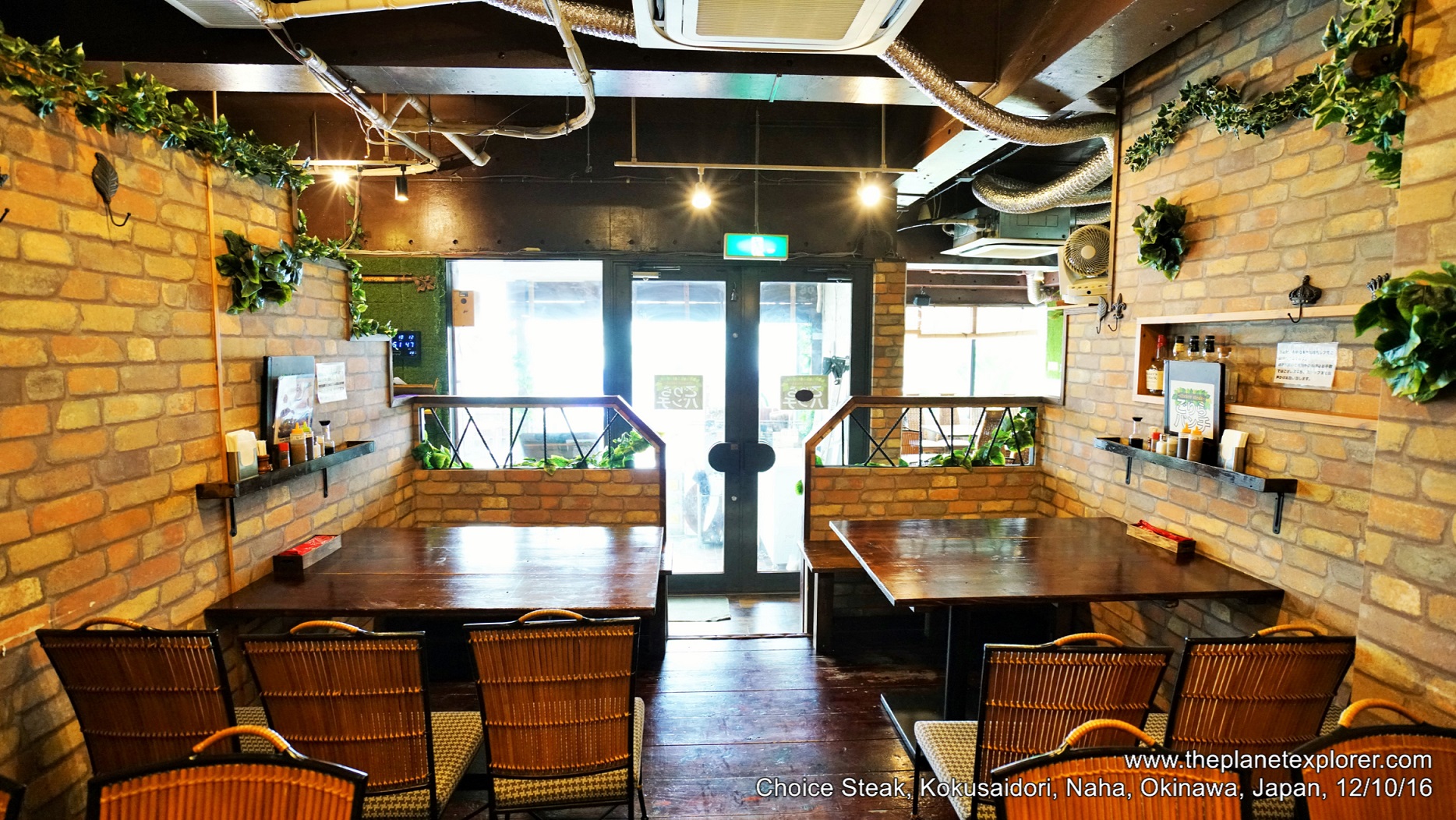 2016-10-12_1452_japan_okinawa_naha_kokusaidori_choice-steak_5dmk3_dsc01436_lr_nw