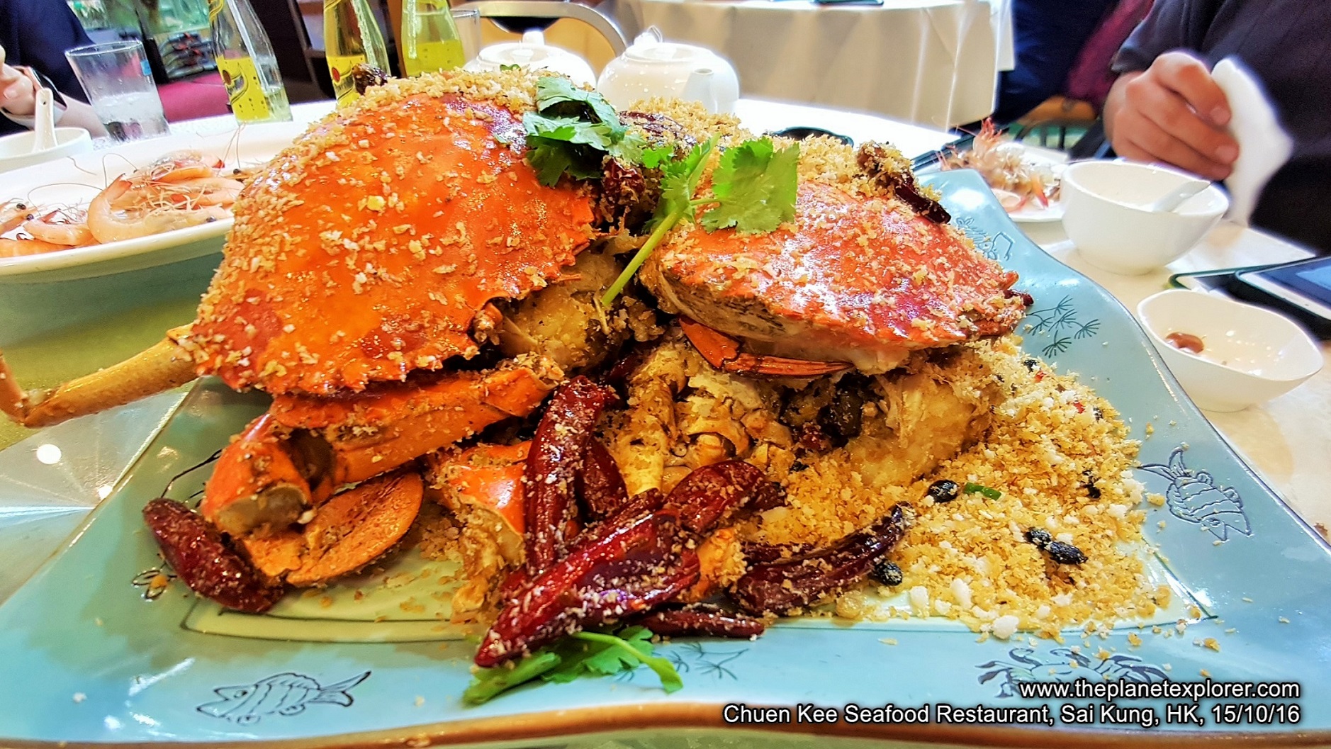 2016-10-15_2035_hk_sai-kung_chuen-kee-seafood-restaurant_crabs_sn7_lr_nw