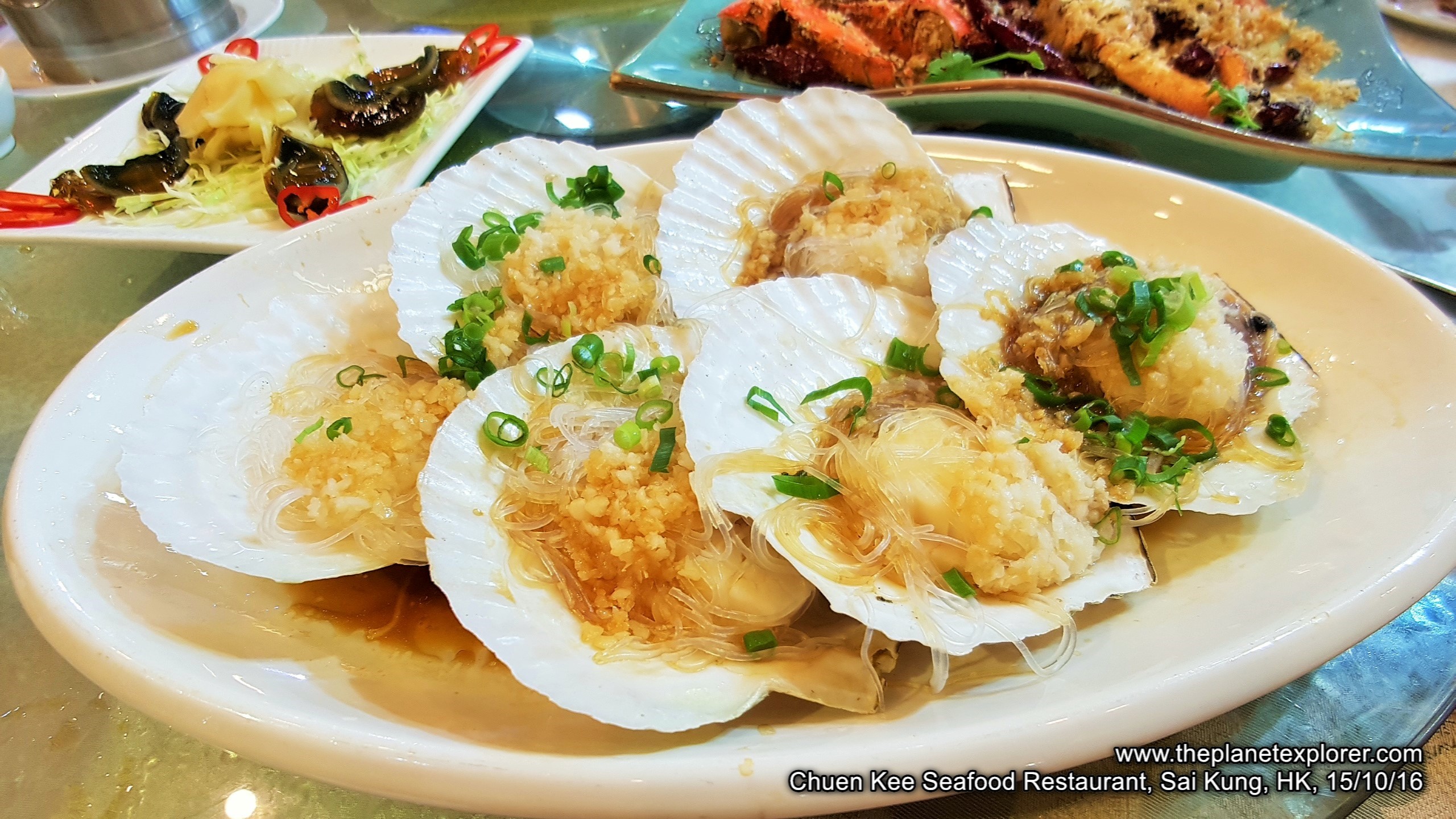 2016-10-15_2043_hk_sai-kung_chuen-kee-seafood-restaurant_scallops_sn7_lr_nw