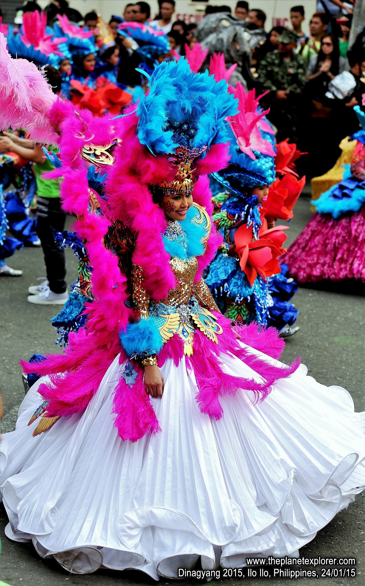 2015-01-24_0919_Philippines_Ilo Ilo_Dinagyang 2015_Q03A4887b_LR_@@www
