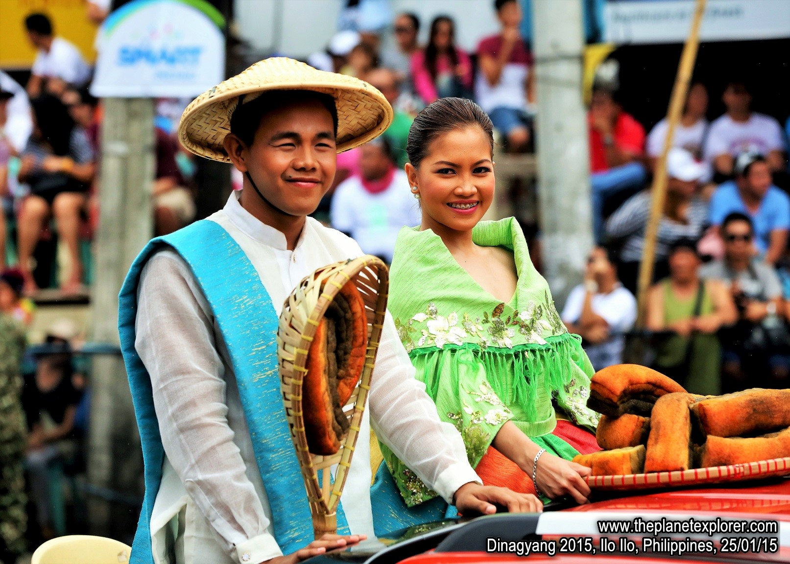 2015-01-25_1118_Philippines_Ilo Ilo_Dinagyang 2015_Costume Parade_Q03A5805_LR_@@www