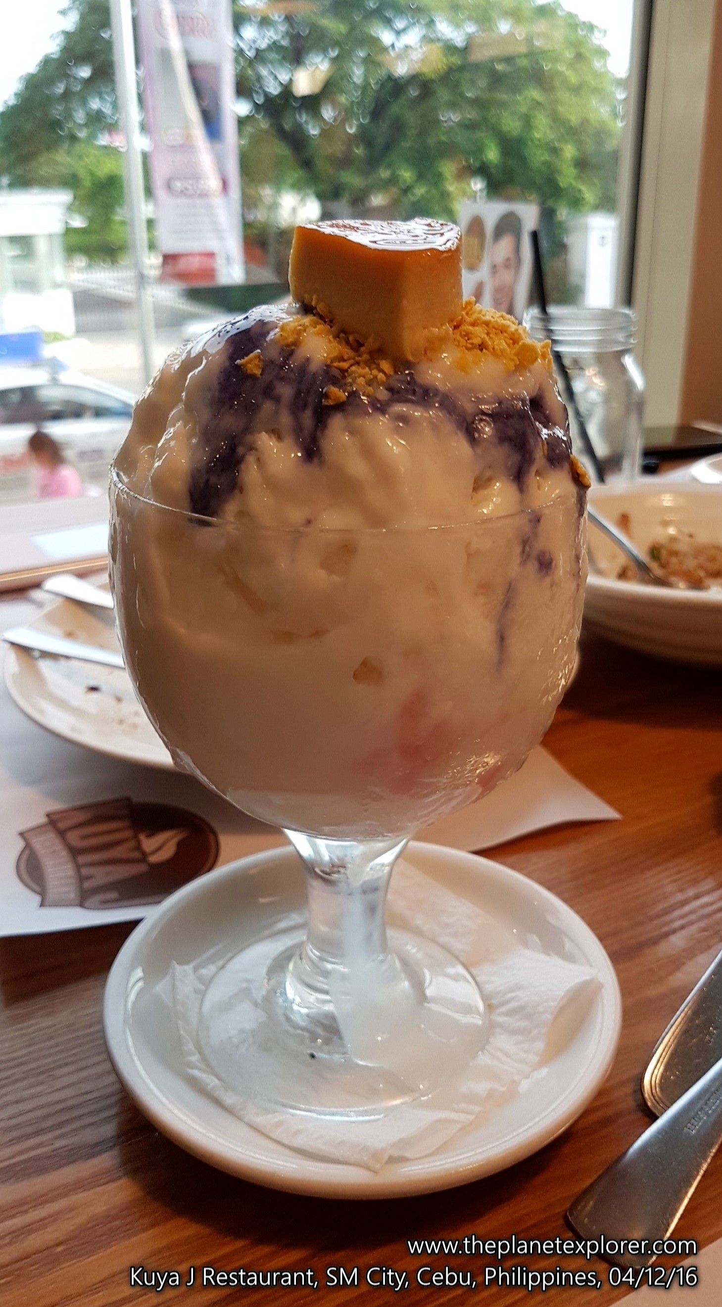 2016-12-04_1625_philippines_cebu_sm-city_kuya-j-restaurant_halo-halo_s7_lr_www
