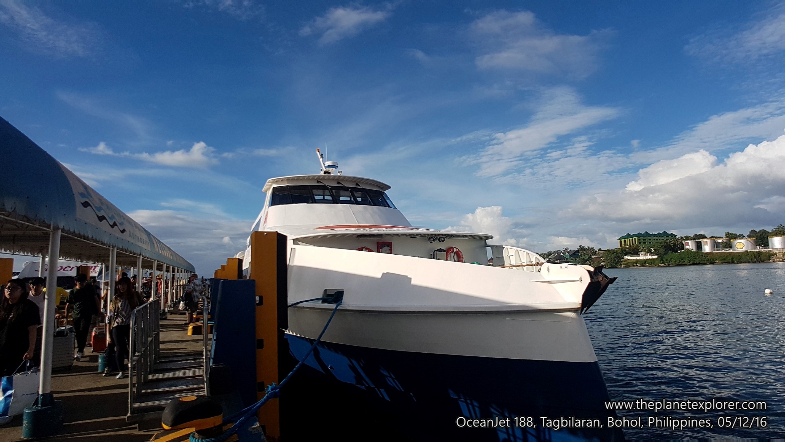 2016-12-05_1553_philippines_bohol_tagbilaran_oceanjet-188_s7_lr_www