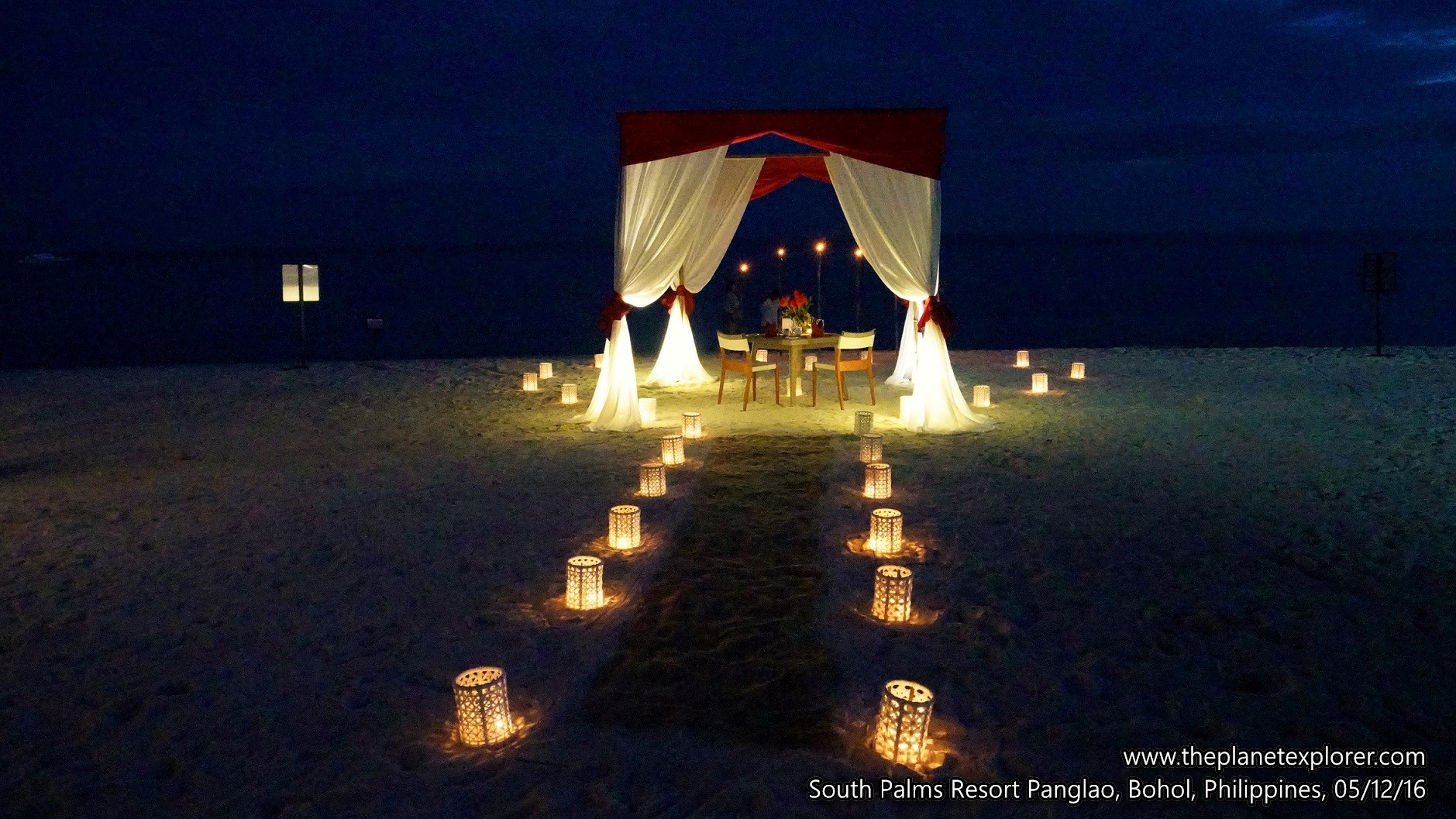 2016-12-05_1754_philippines_bohol_south-palms-resort-panglao_beach_cabana_dsc04428_lr_www