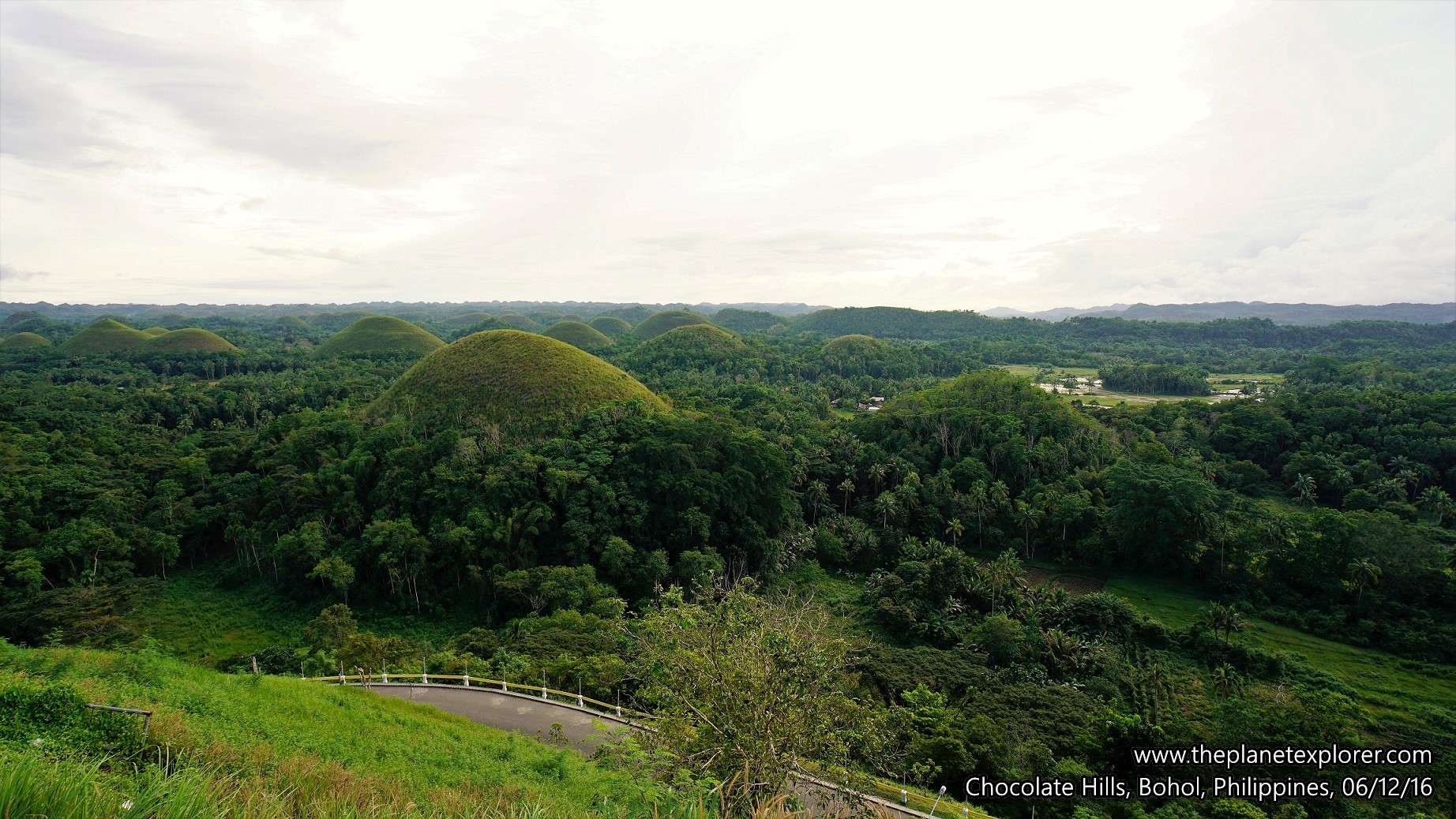 2016-12-06_1623_philippines_bohol_chocolate-hills_dsc04776_lr_www