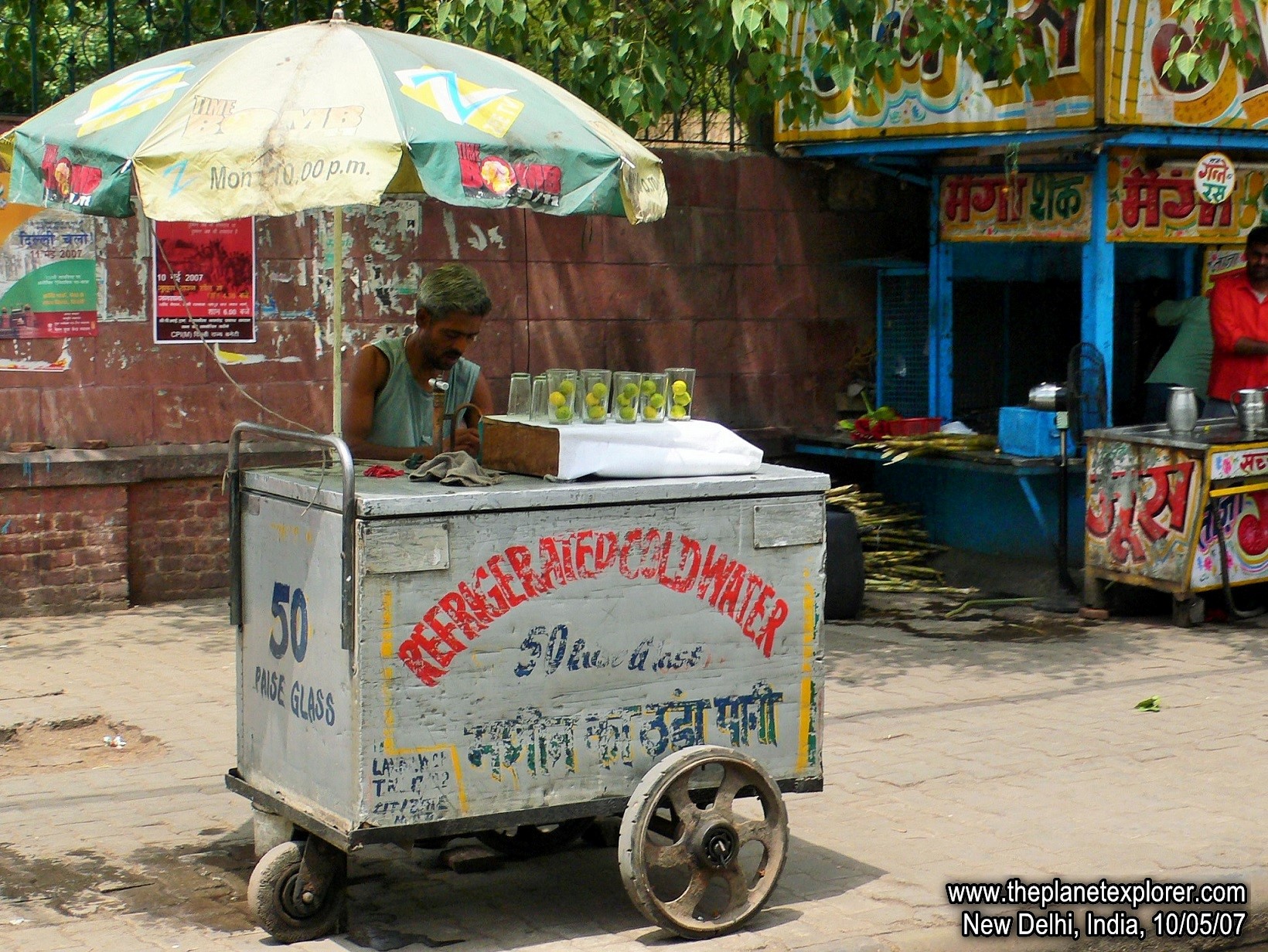 2007-05-10_1101_India_New Delhi_Push Cart_LR_@www