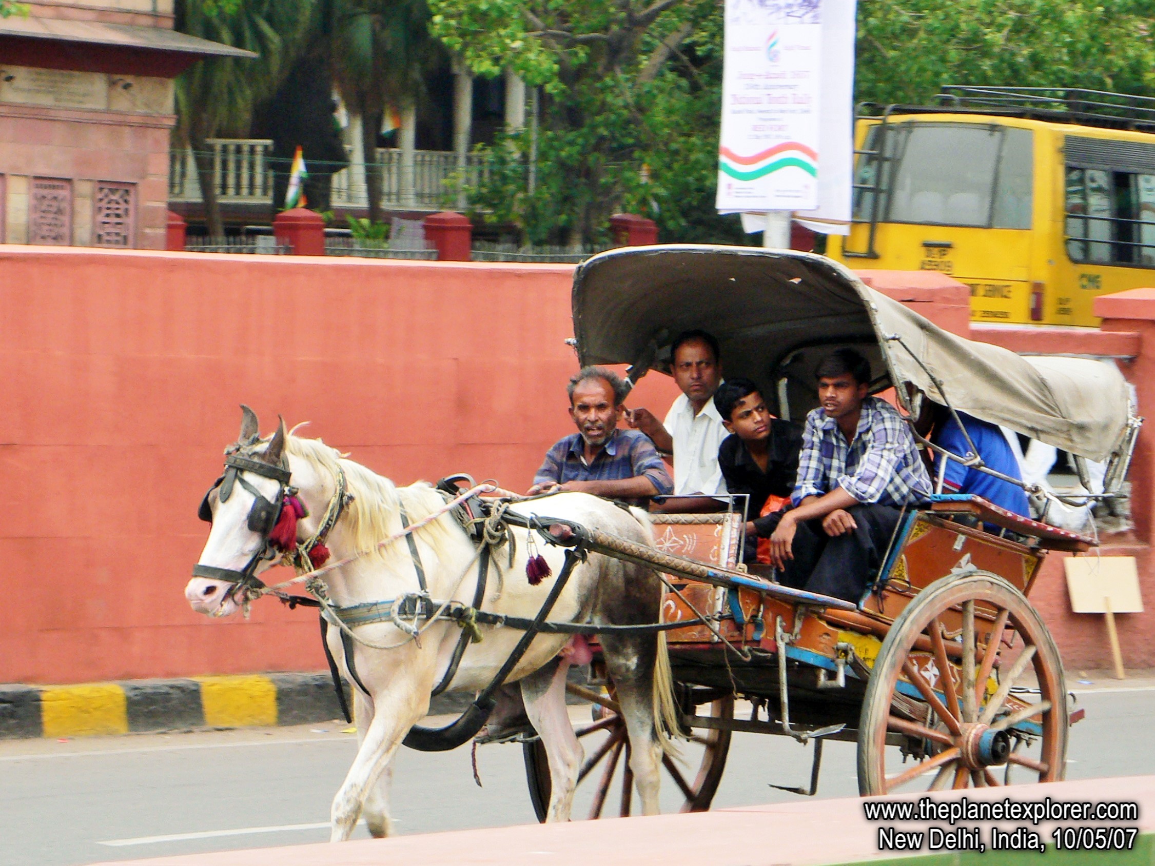2007-05-10_1110_India_New Delhi_Carriage_P1050557_LR_@www