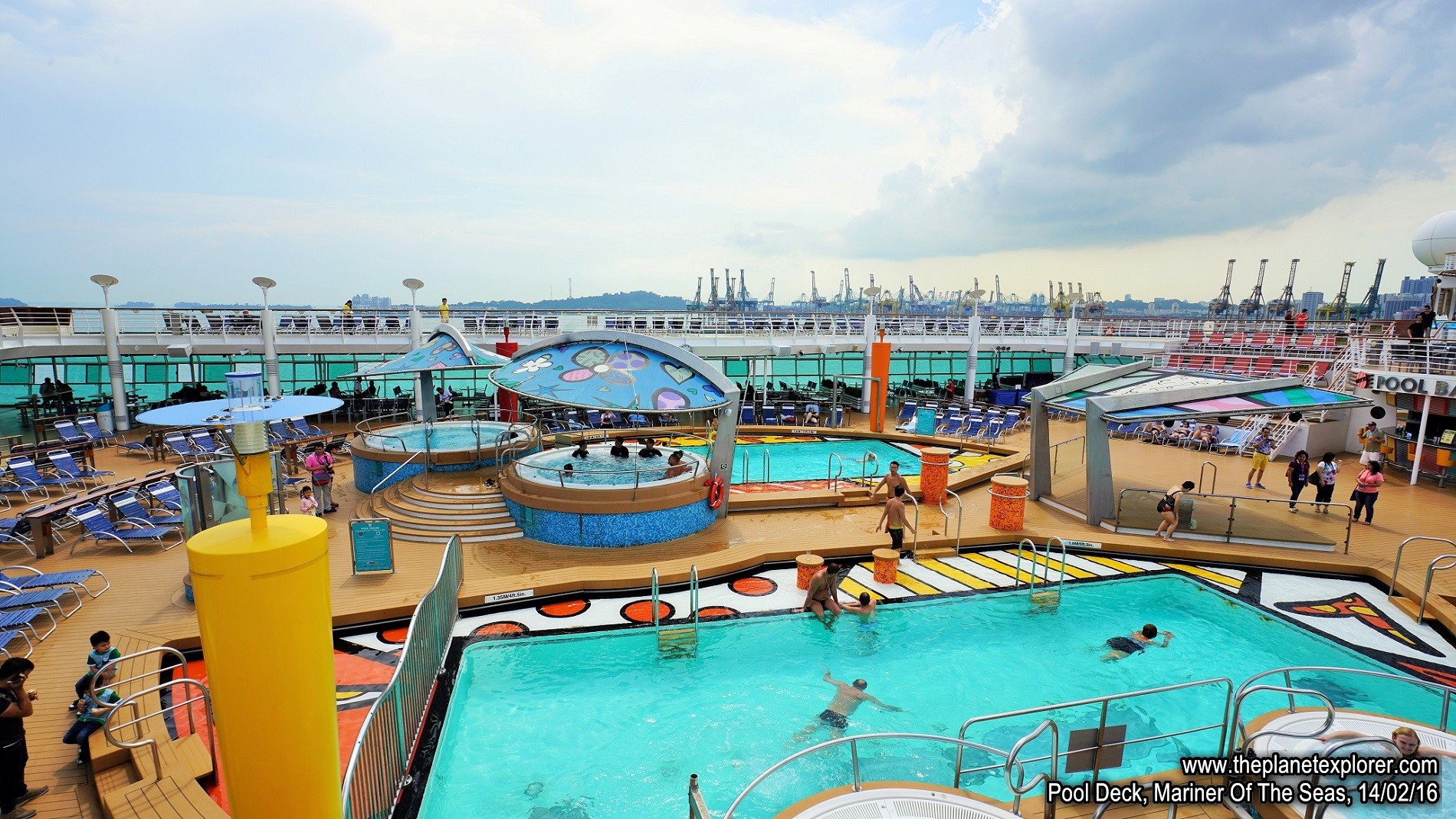 2016-02-14_1511_Mariner Of The Seas_Pool Deck_s7R2_DSC03530_LR_@www
