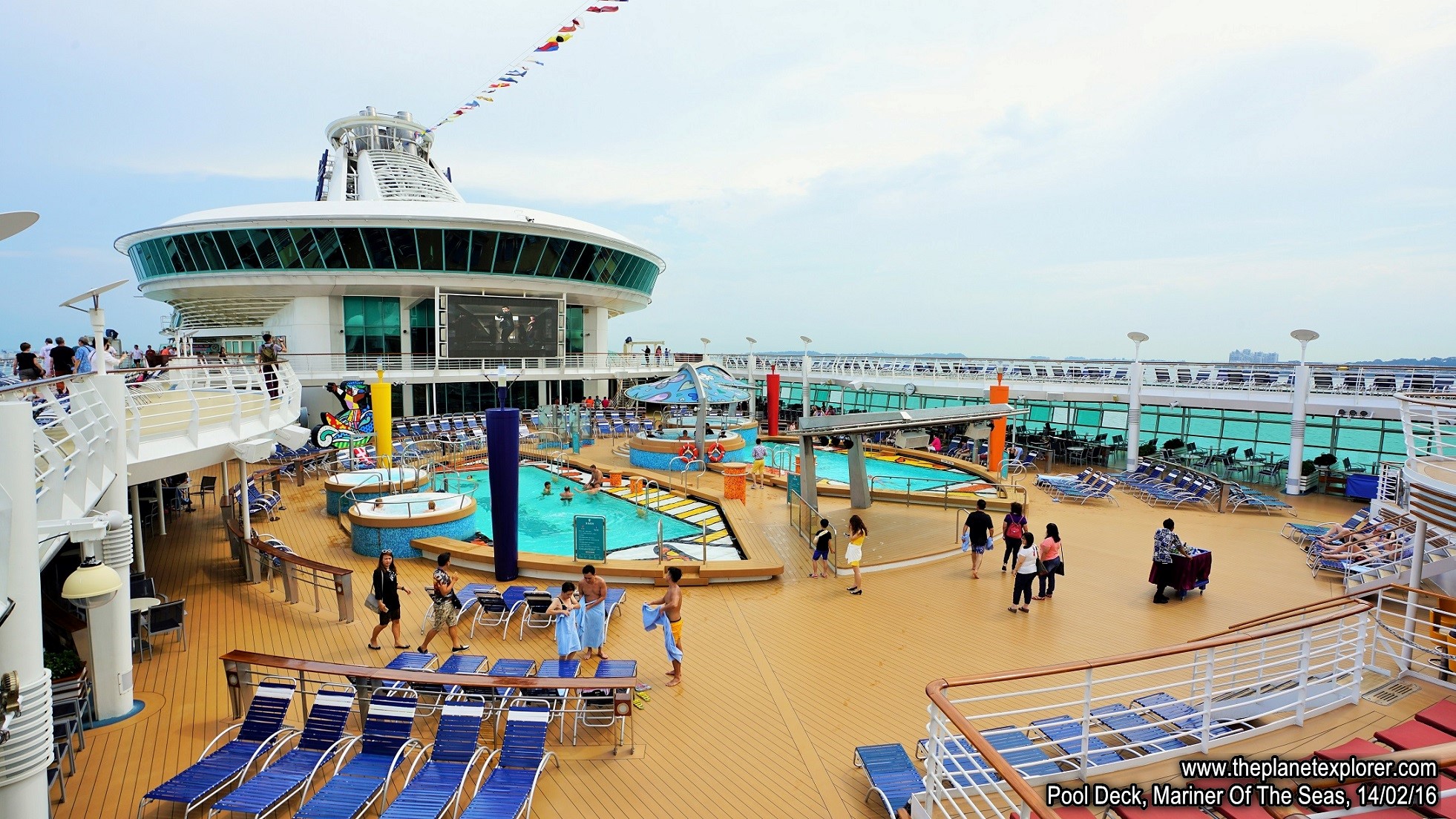 2016-02-14_1512_Mariner Of The Seas_Pool Deck_s7R2_DSC03532_LR_@www