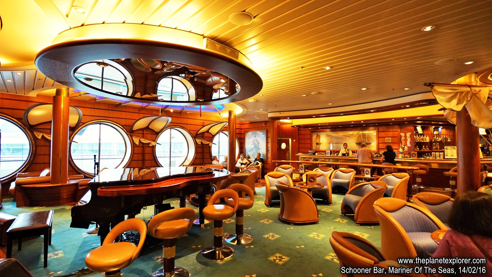 2016-02-14_1553_Mariner Of The Seas_Schooner Bar_DSC03570_s7R2_LR_@www