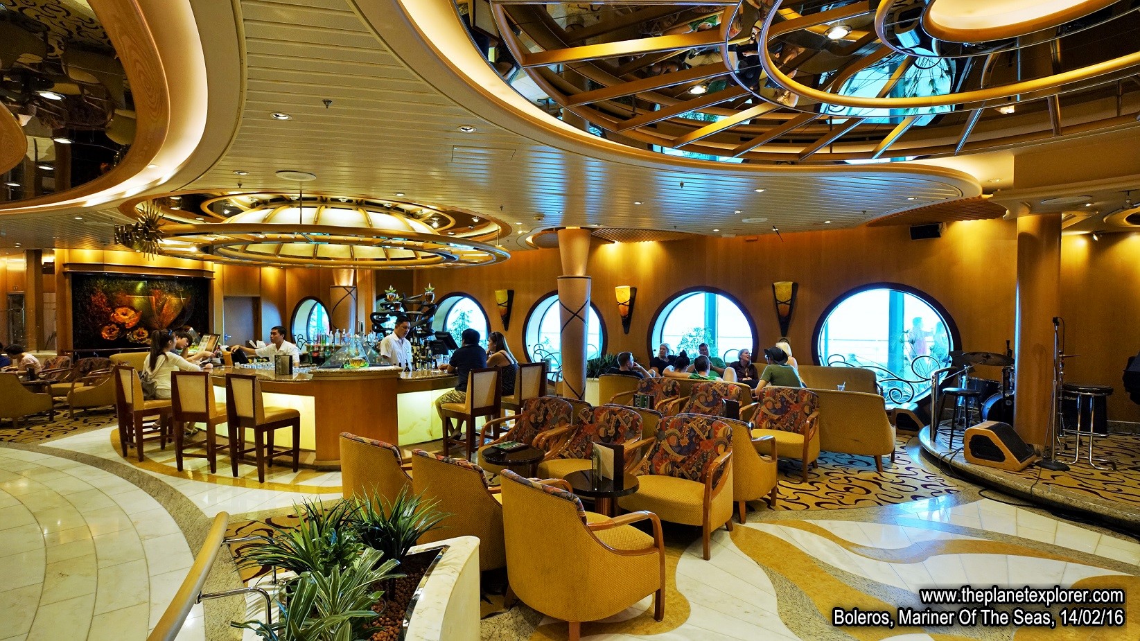 2016-02-14_1609_Mariner Of The Seas_Boleros_s7R2_DSC03599_LR_@www