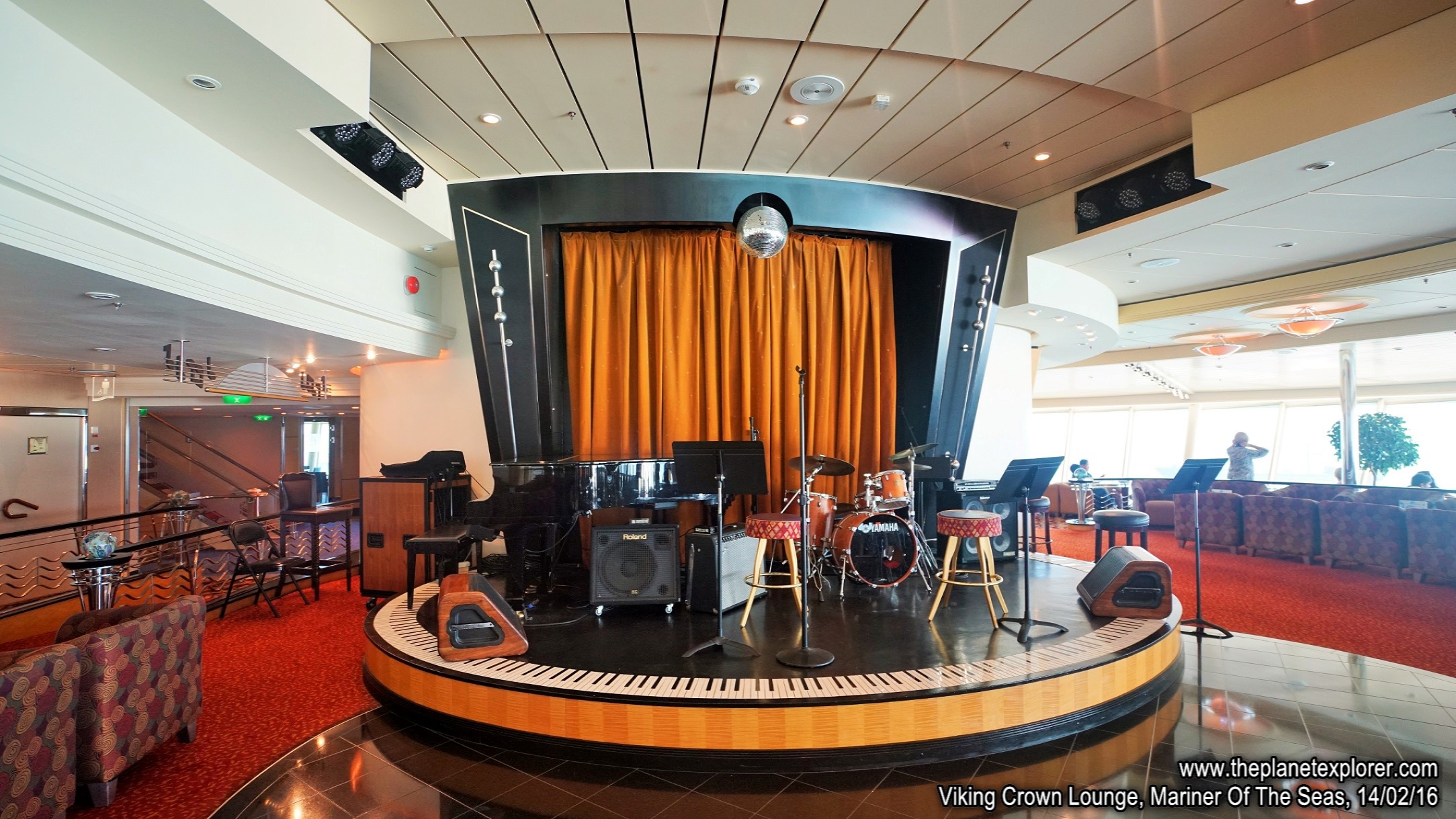 2016-02-14_1720_Mariner Of The Seas_Viking Crown Lounge_DSC03638_s7R2_LR_@www