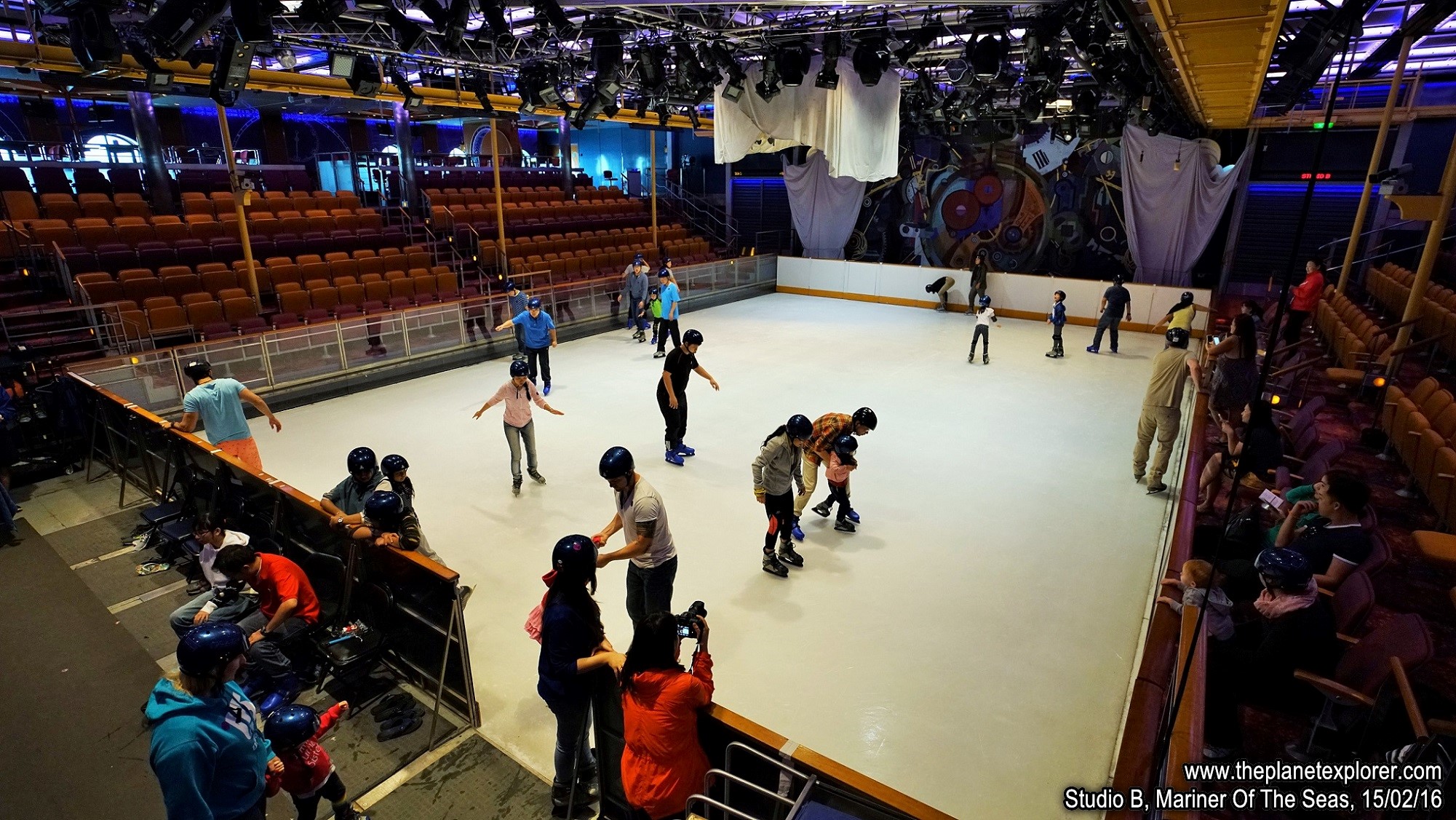 2016-02-15_1614_Mariner Of The Seas_Studio B_Ice Skating_DSC03820_s7R2_LR_@www