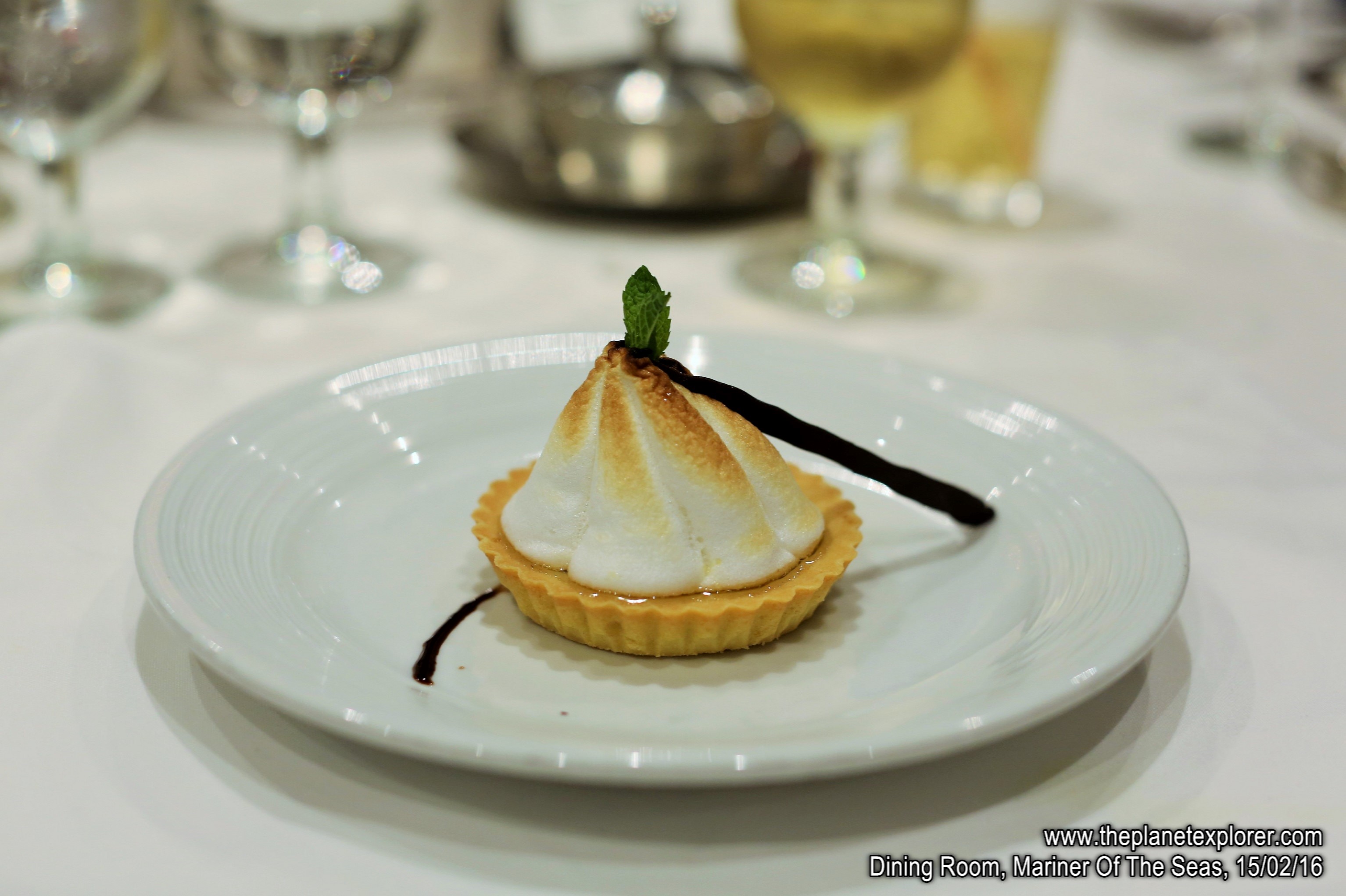 2016-02-15_2138_Mariner Of The Seas_Dining Room_Dessert_c5DMk3_Q03A8145_LR_@www