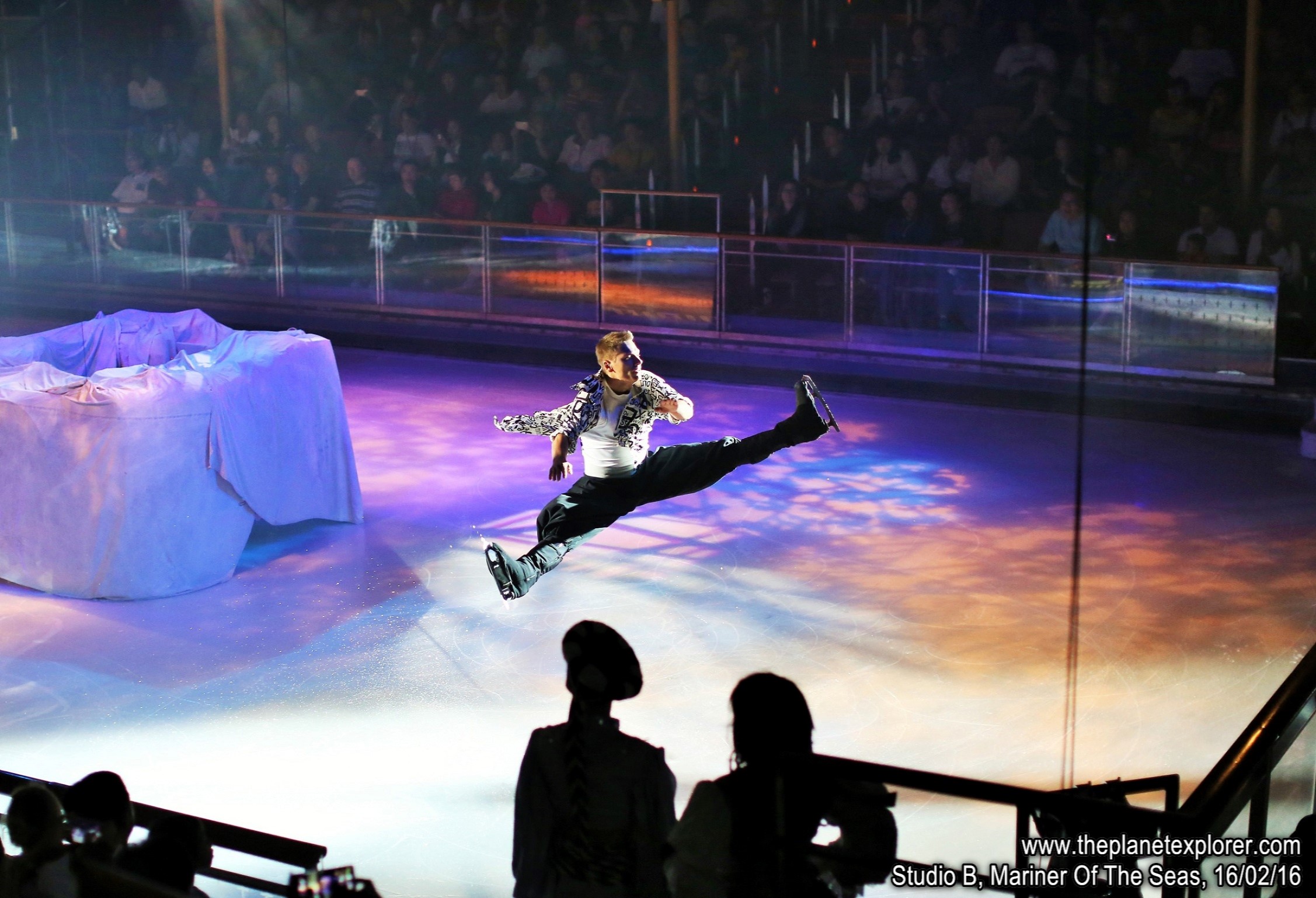 2016-02-16_1810_Mariner Of The Seas_Studio B_Ice Under The Big Top_Q03A8222_c5DMk3_LR_@www