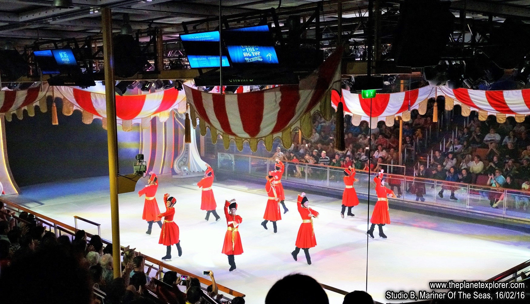2016-02-16_1818_Mariner Of The Seas_Studio B_Ice Under The Big Top_DSC04110_s7R2_LR_@www