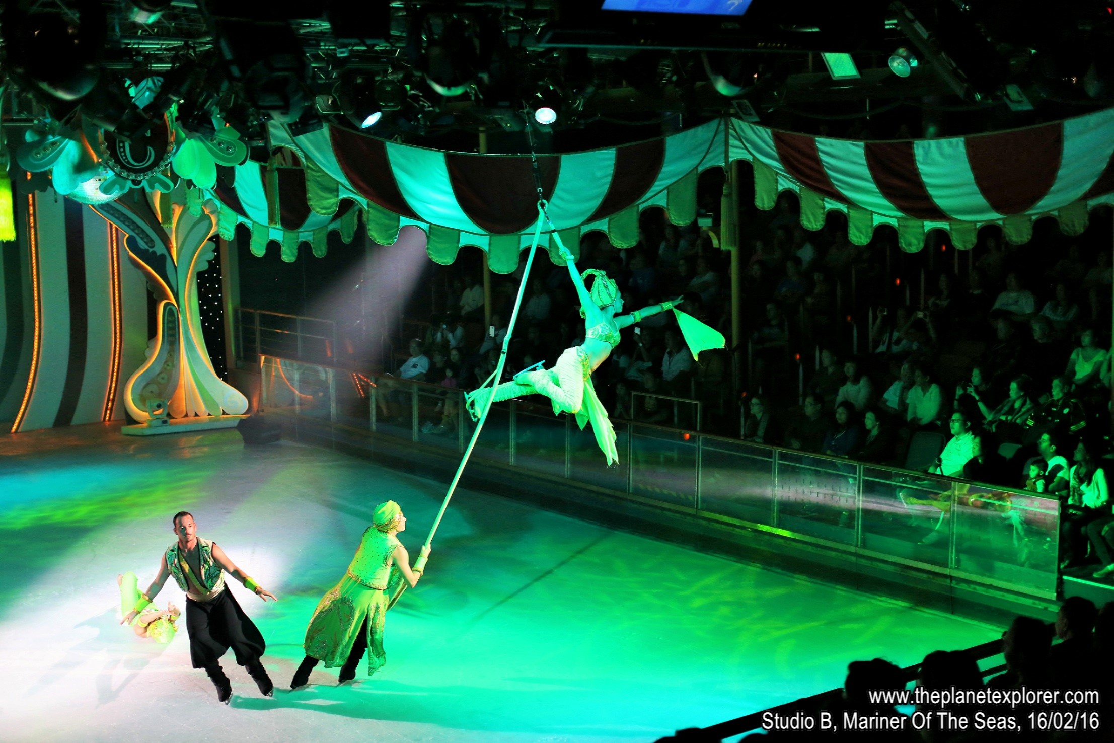 2016-02-16_1823_Mariner Of The Seas_Studio B_Ice Under The Big Top_Q03A8255_c5DMk3_LR_@www