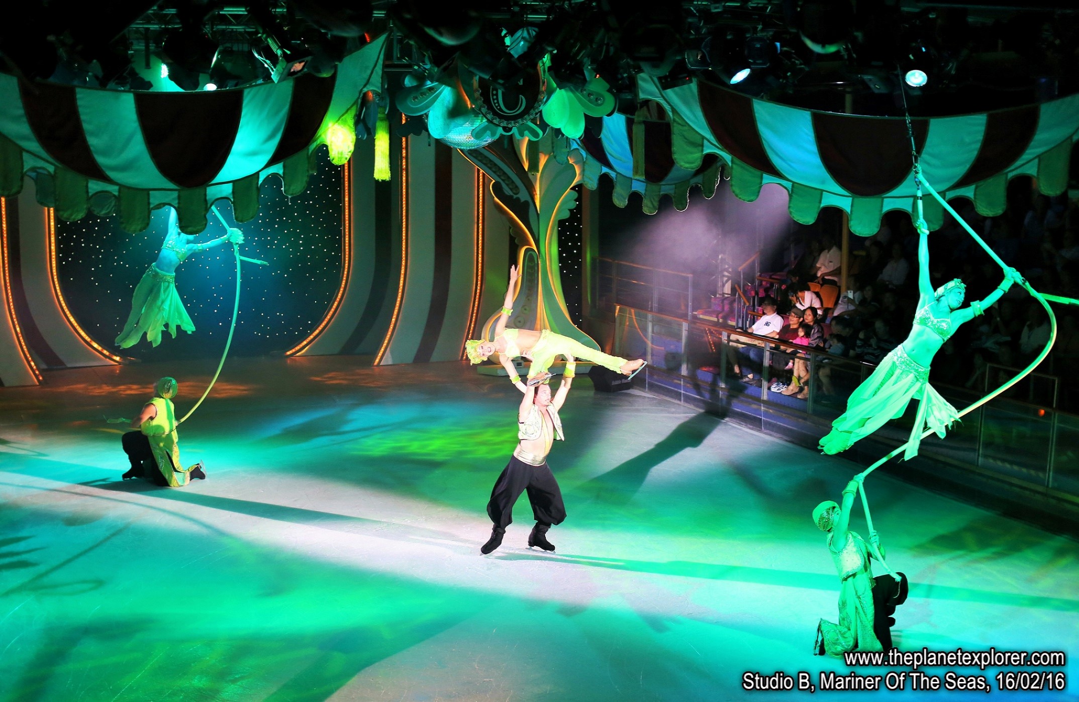 2016-02-16_1823_Mariner Of The Seas_Studio B_Ice Under The Big Top_Q03A8260_c5DMk3_LR_@www