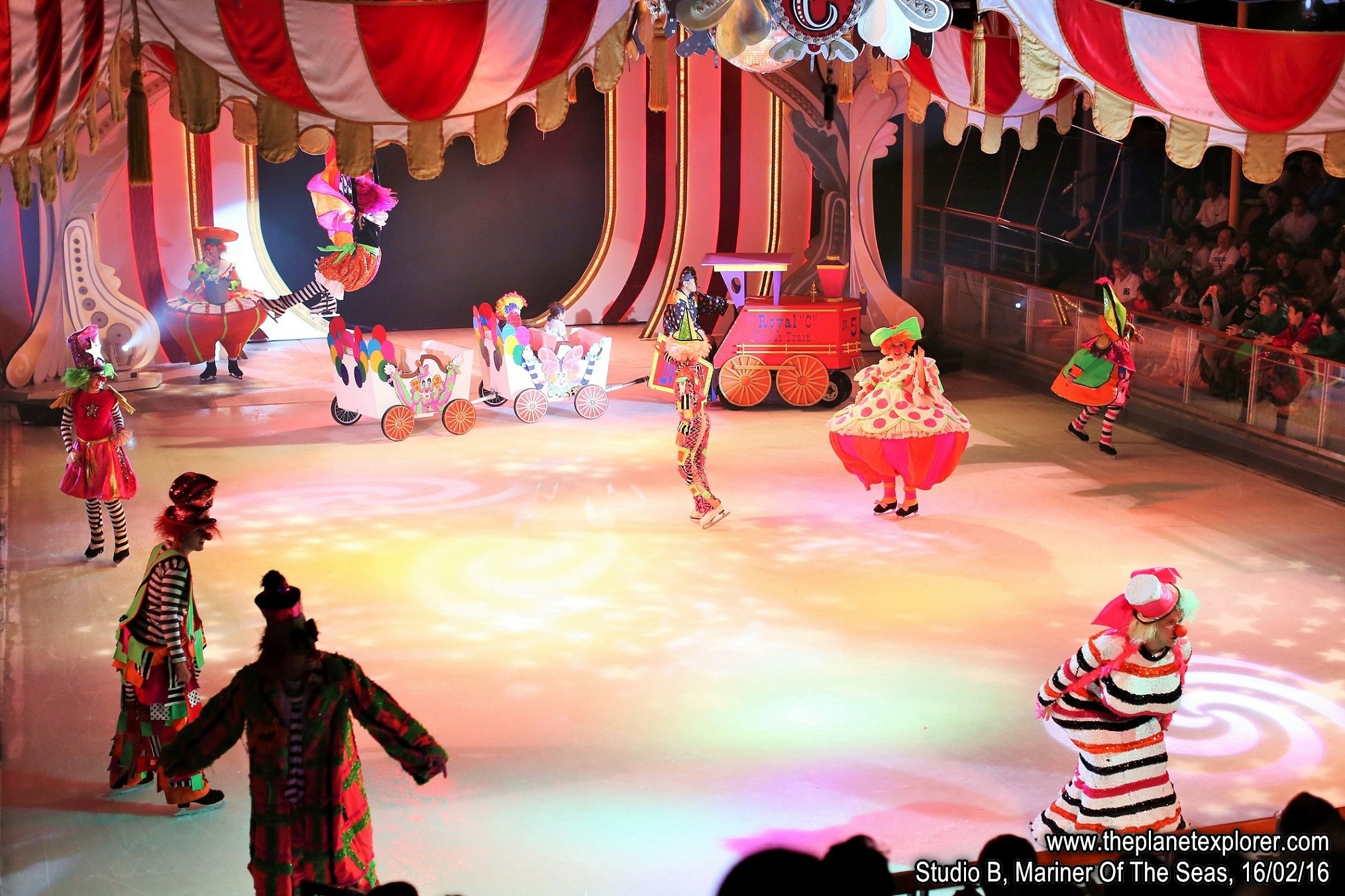 2016-02-16_1829_Mariner Of The Seas_Studio B_Ice Under The Big Top_Q03A8281_c5DMk3_LR_@www