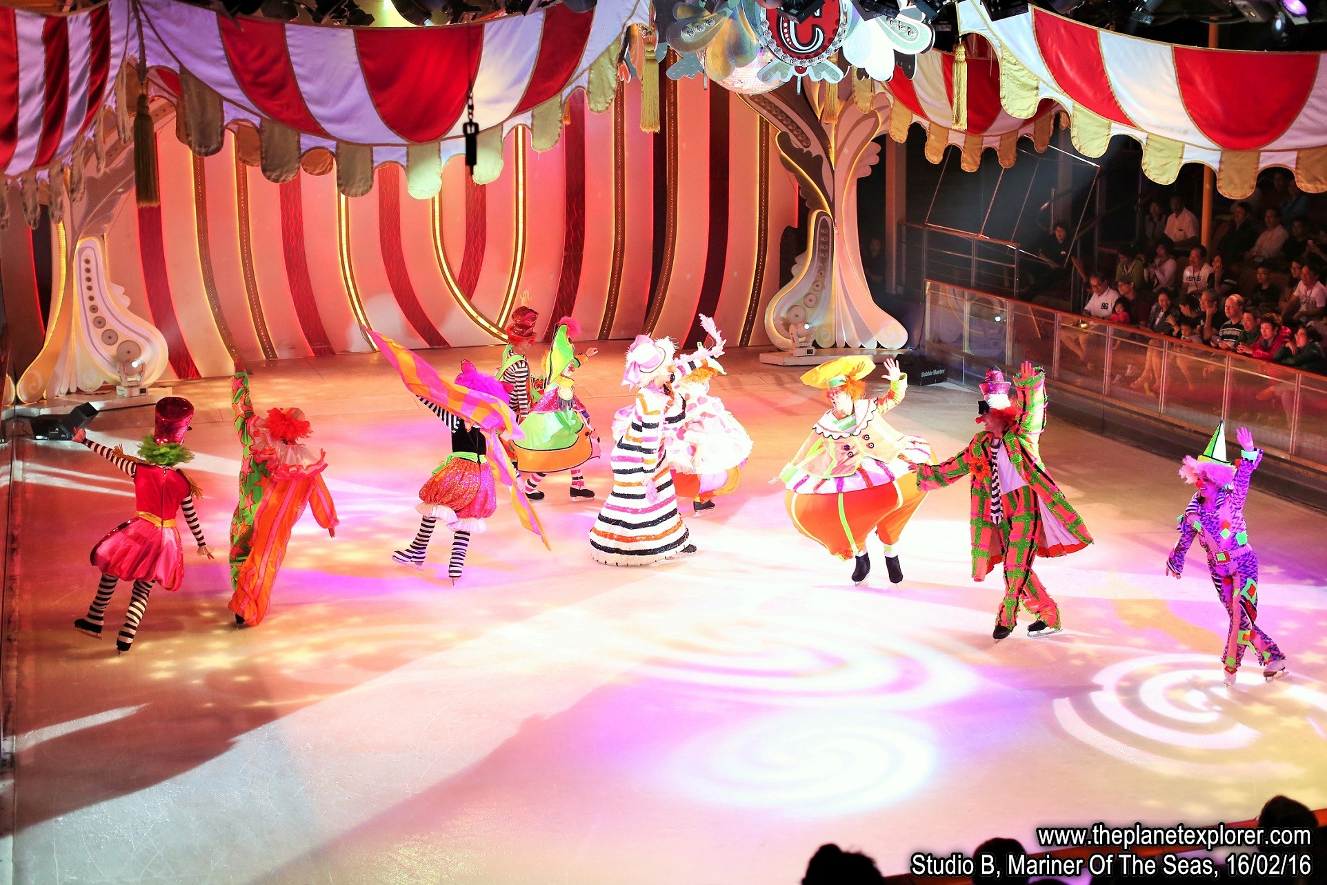 2016-02-16_1831_Mariner Of The Seas_Studio B_Ice Under The Big Top_Q03A8295_c5DMk3_LR_@www