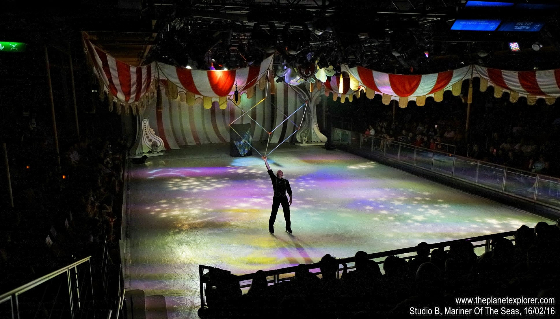 2016-02-16_1834_Mariner Of The Seas_Studio B_Ice Under The Big Top_DSC04157_s7R2_LR_@www